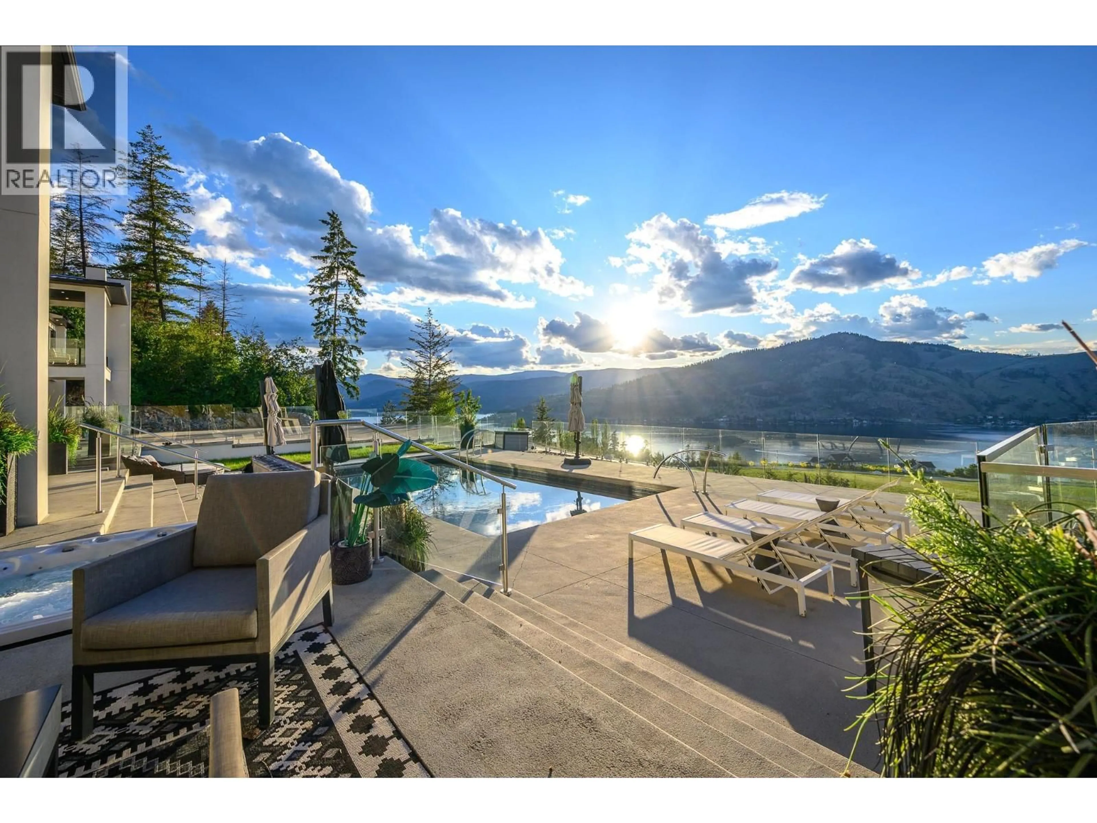 Patio, water/lake/river/ocean view for 112 SUNSET BOULEVARD, Vernon British Columbia V1H1T7