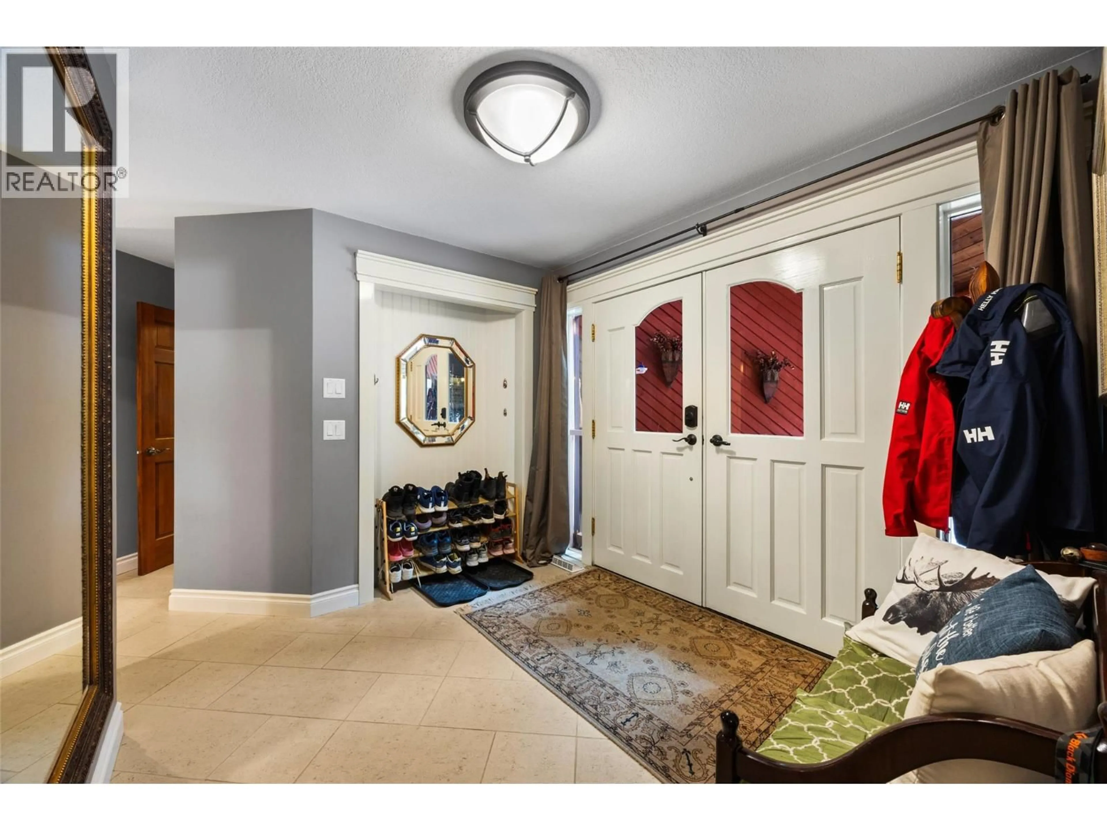 Indoor entryway for 6450 YATES CREEK ROAD, Kamloops British Columbia V0E1Z1
