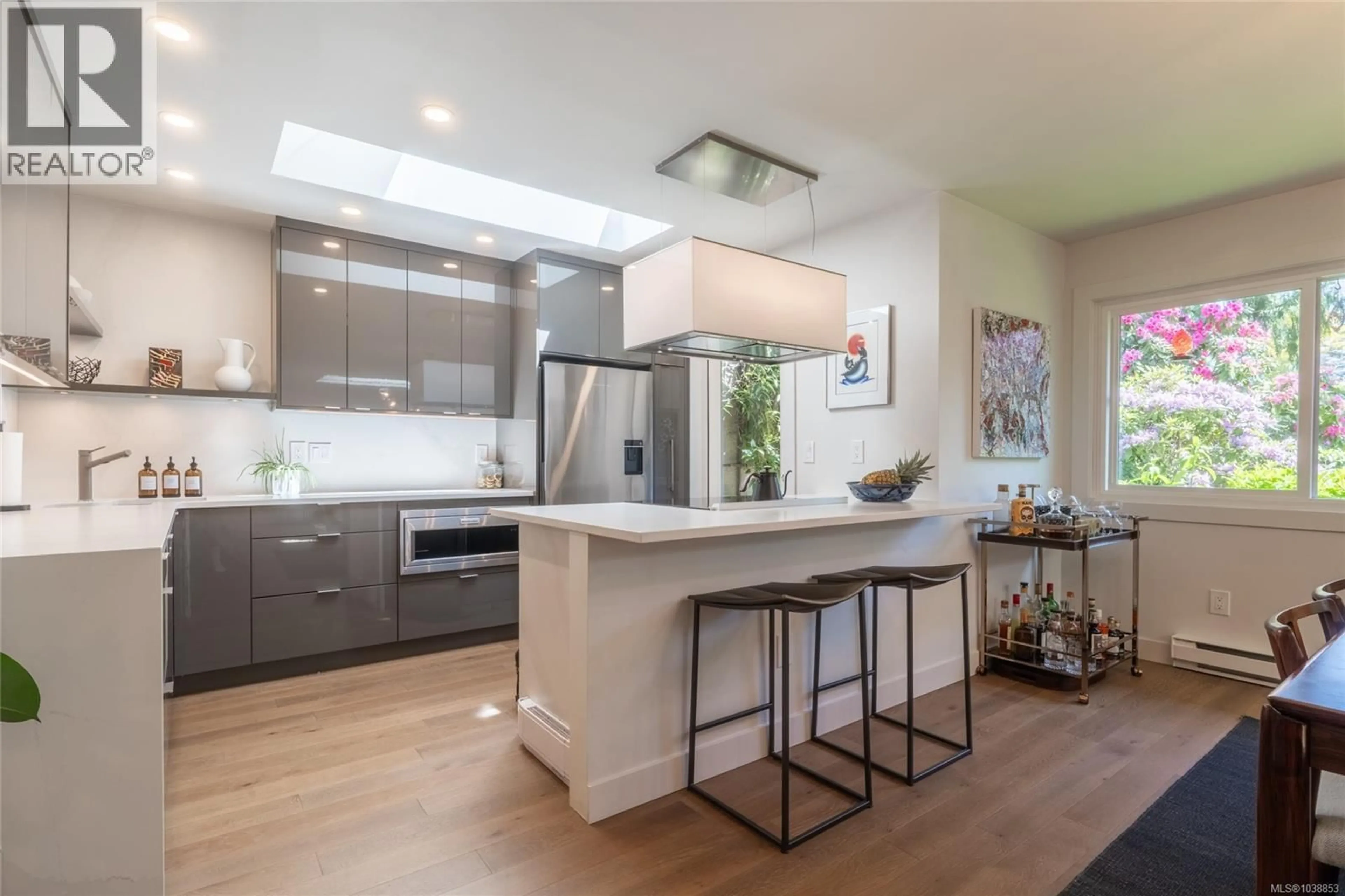 Open concept kitchen, unknown for 3 - 4056 LIVINGSTONE AVENUE NORTH, Saanich British Columbia V8N3A6