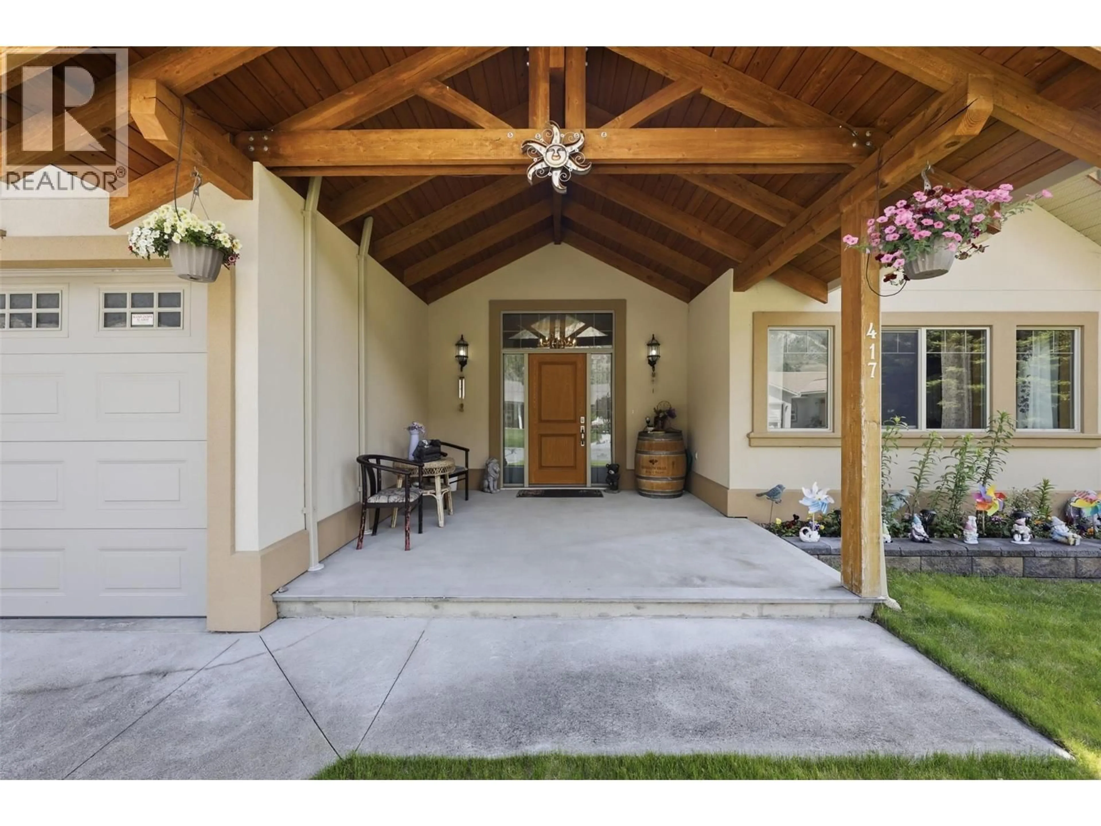 Indoor entryway for 417 NUEVA WYND, Kamloops British Columbia V2H1S1