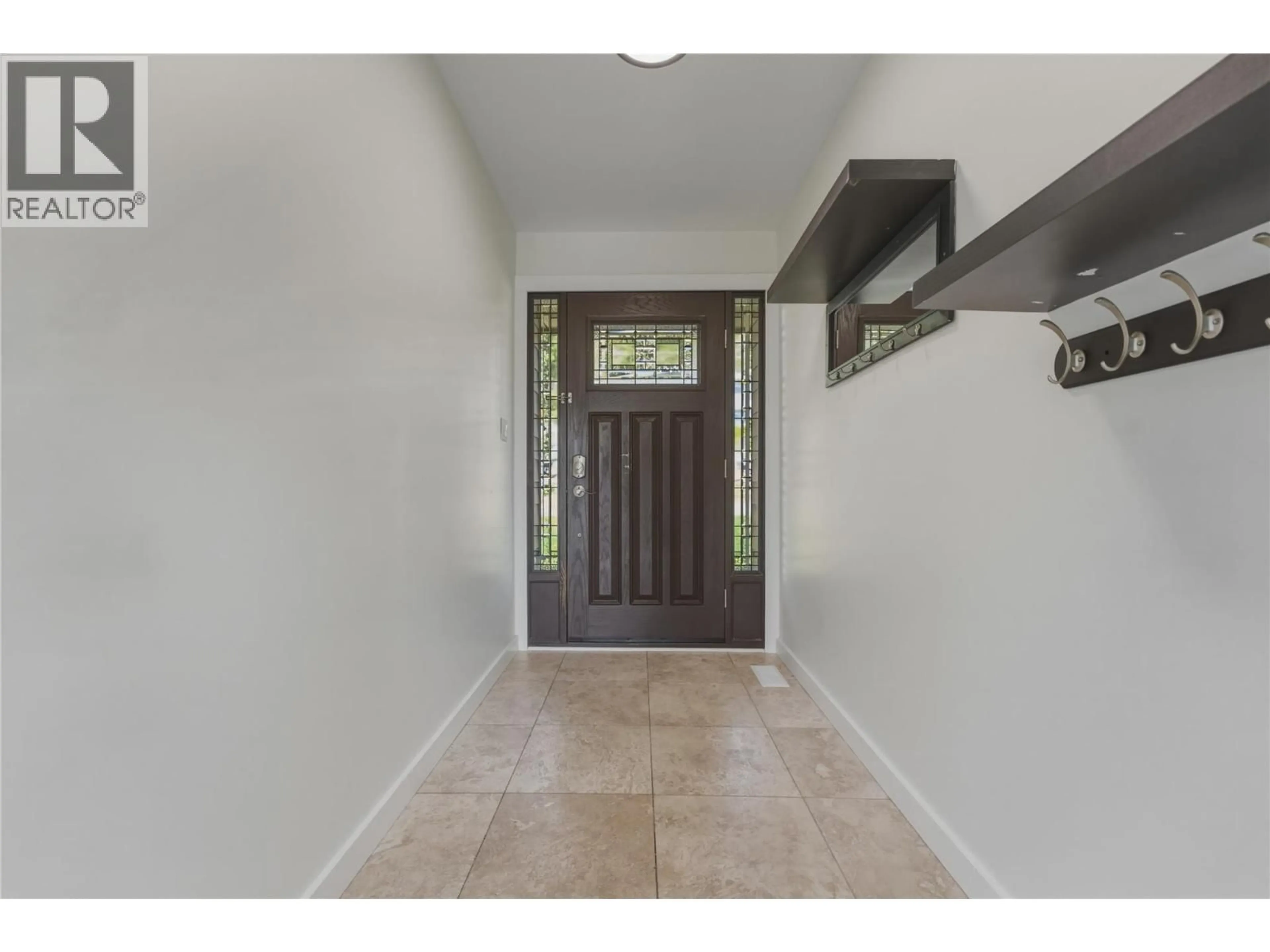 Indoor entryway for 6576 SOUTHWIND ROAD ROAD, Vernon British Columbia V1H1B7