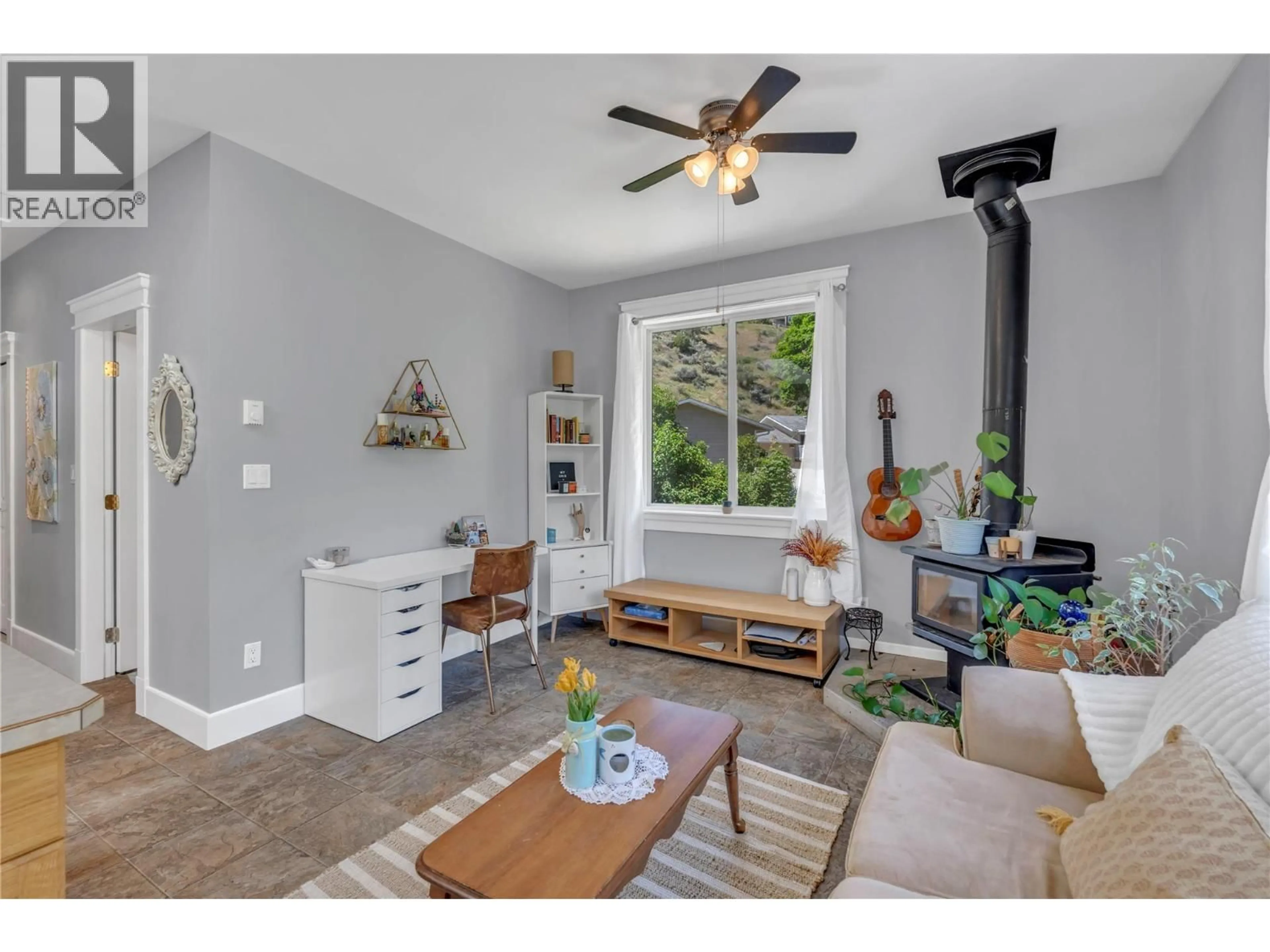 Living room with furniture, unknown for 14406 LATIMER AVENUE, Summerland British Columbia V0H1Z0