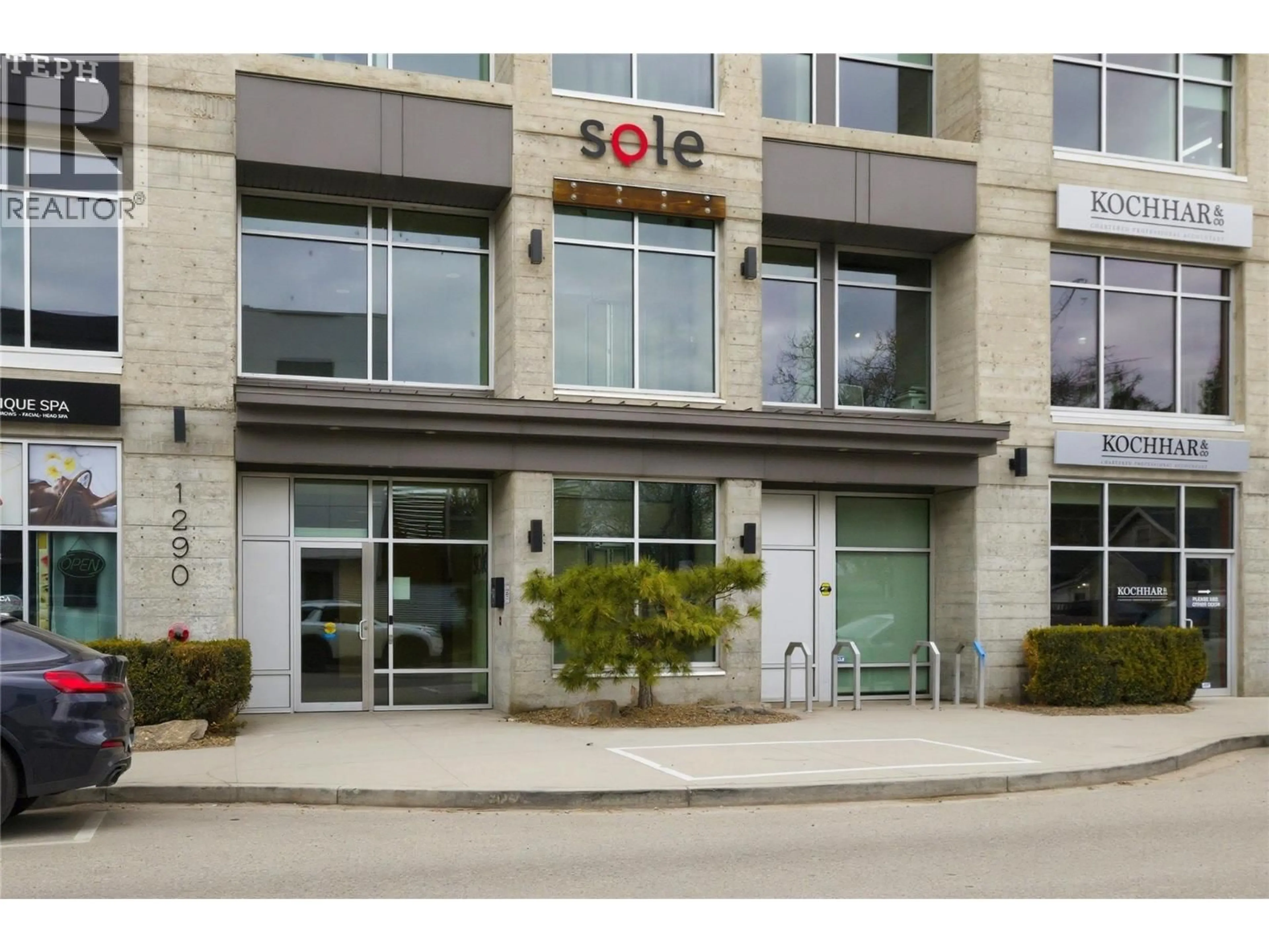 Indoor foyer for 403 - 1290 ST. PAUL STREET, Kelowna British Columbia V1Y2C9