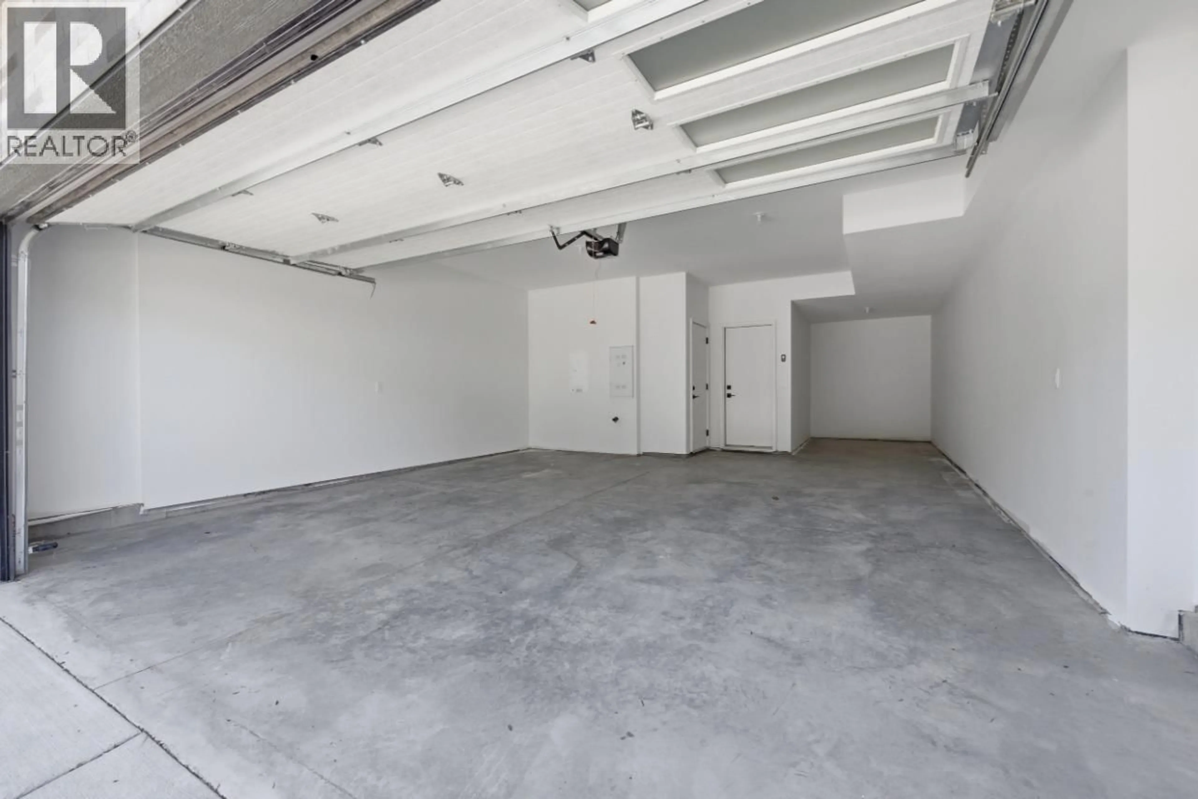 Indoor garage for 19 - 7599 KLINGER ROAD, Okanagan Landing British Columbia V1H0B2