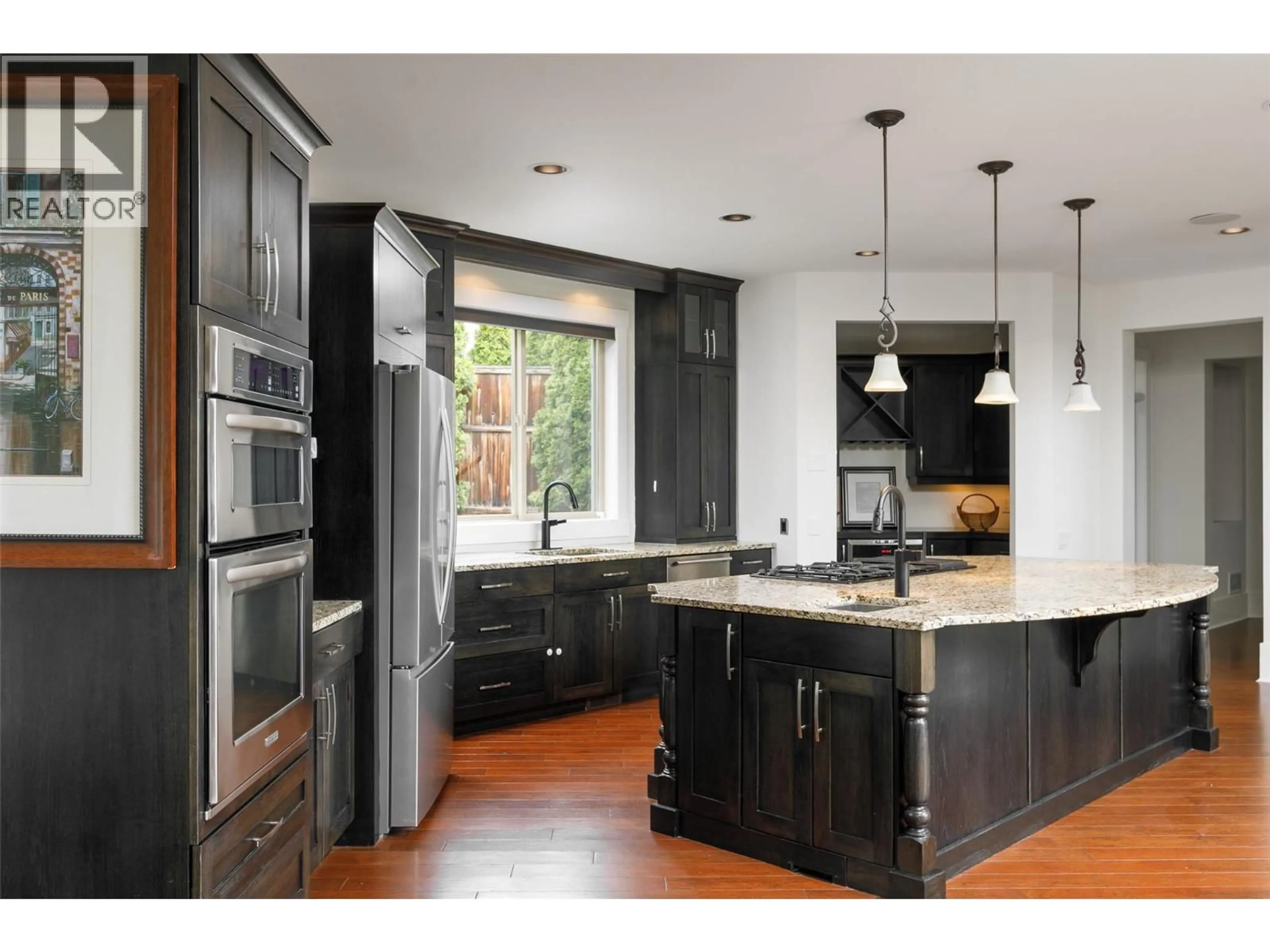 Contemporary kitchen, unknown for 3192 VINEYARD VIEW DRIVE, West Kelowna British Columbia V4T3B4