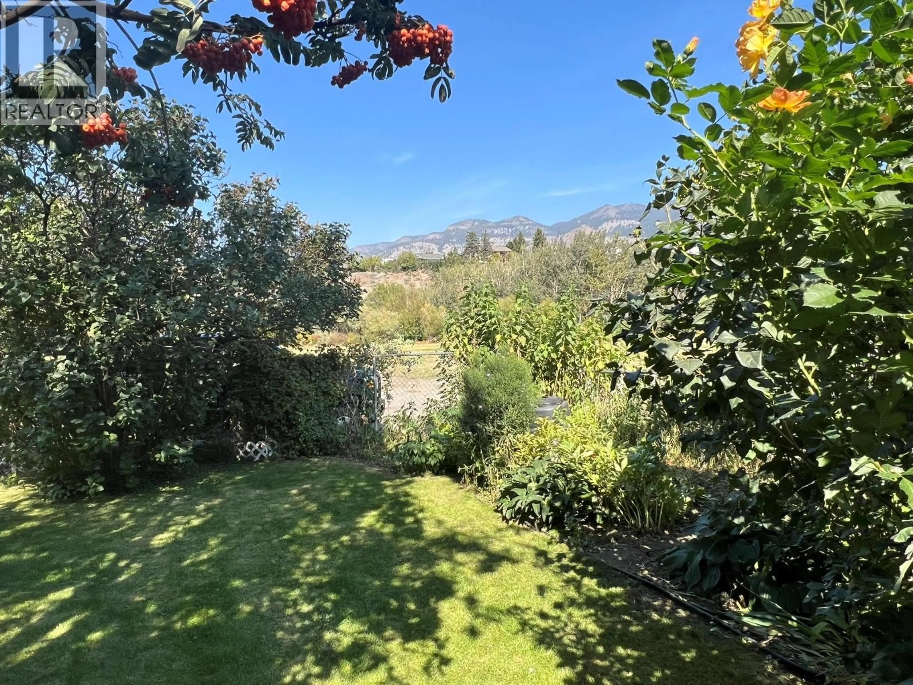 A pic from outside/outdoor area/front of a property/back of a property/a pic from drone, unknown for 410 6TH AVENUE, Keremeos British Columbia V0X1N3