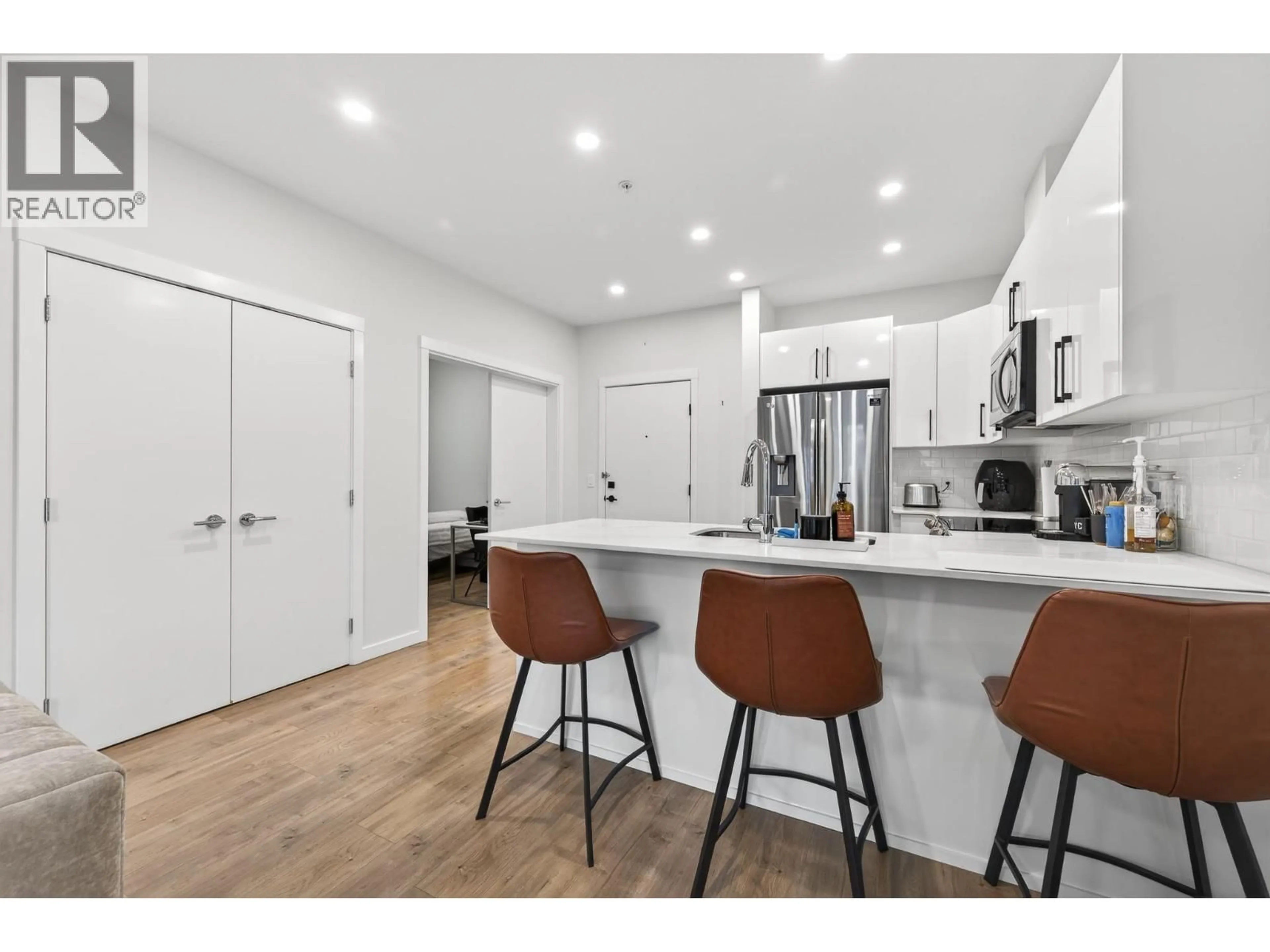 Open concept kitchen, unknown for 305 - 1880 HUGH ALLAN DRIVE, Kamloops British Columbia V1S0E8