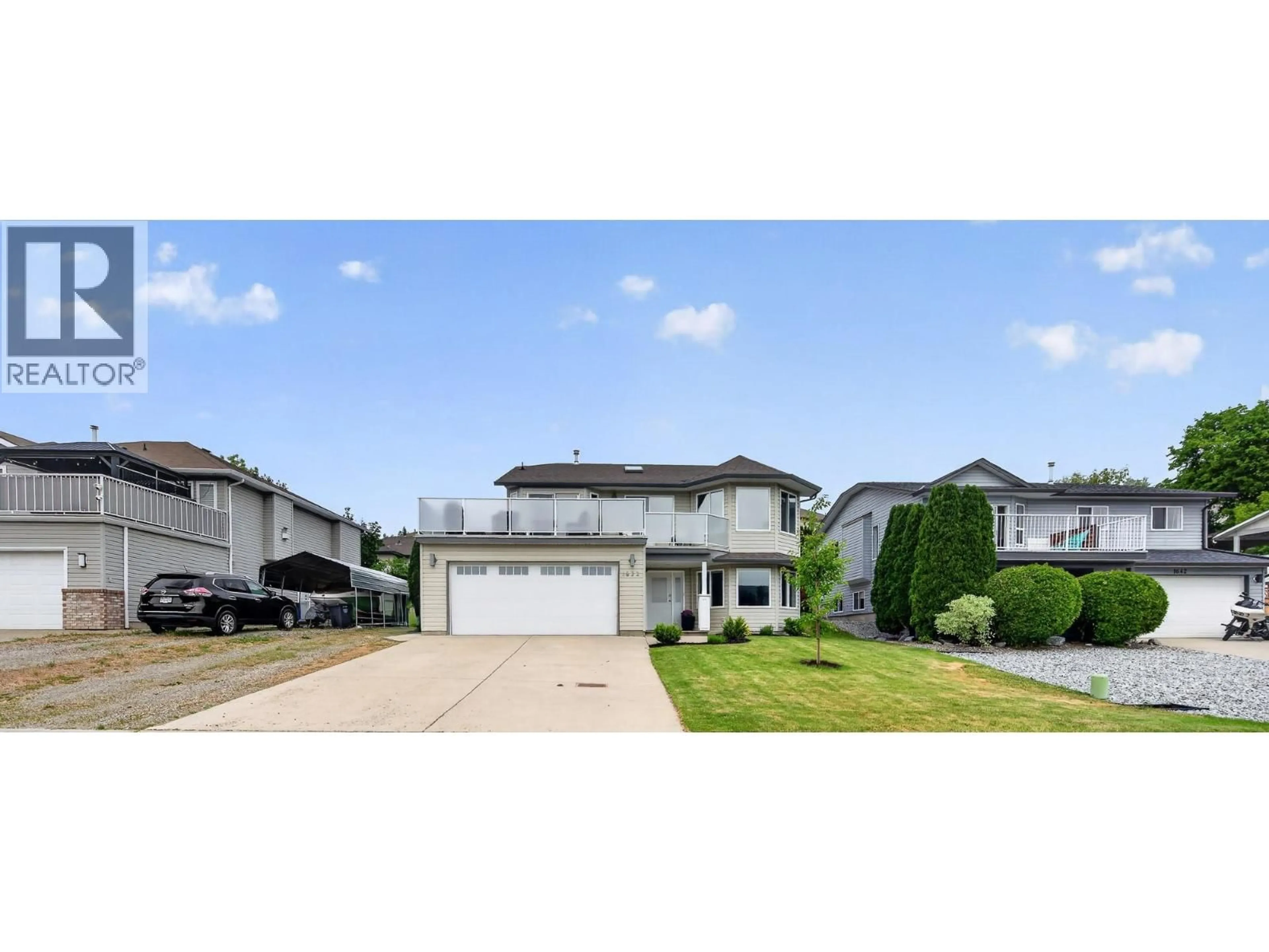 A pic from outside/outdoor area/front of a property/back of a property/a pic from drone, street for 1632 FEEDHAM AVENUE, Kelowna British Columbia V1P1M8