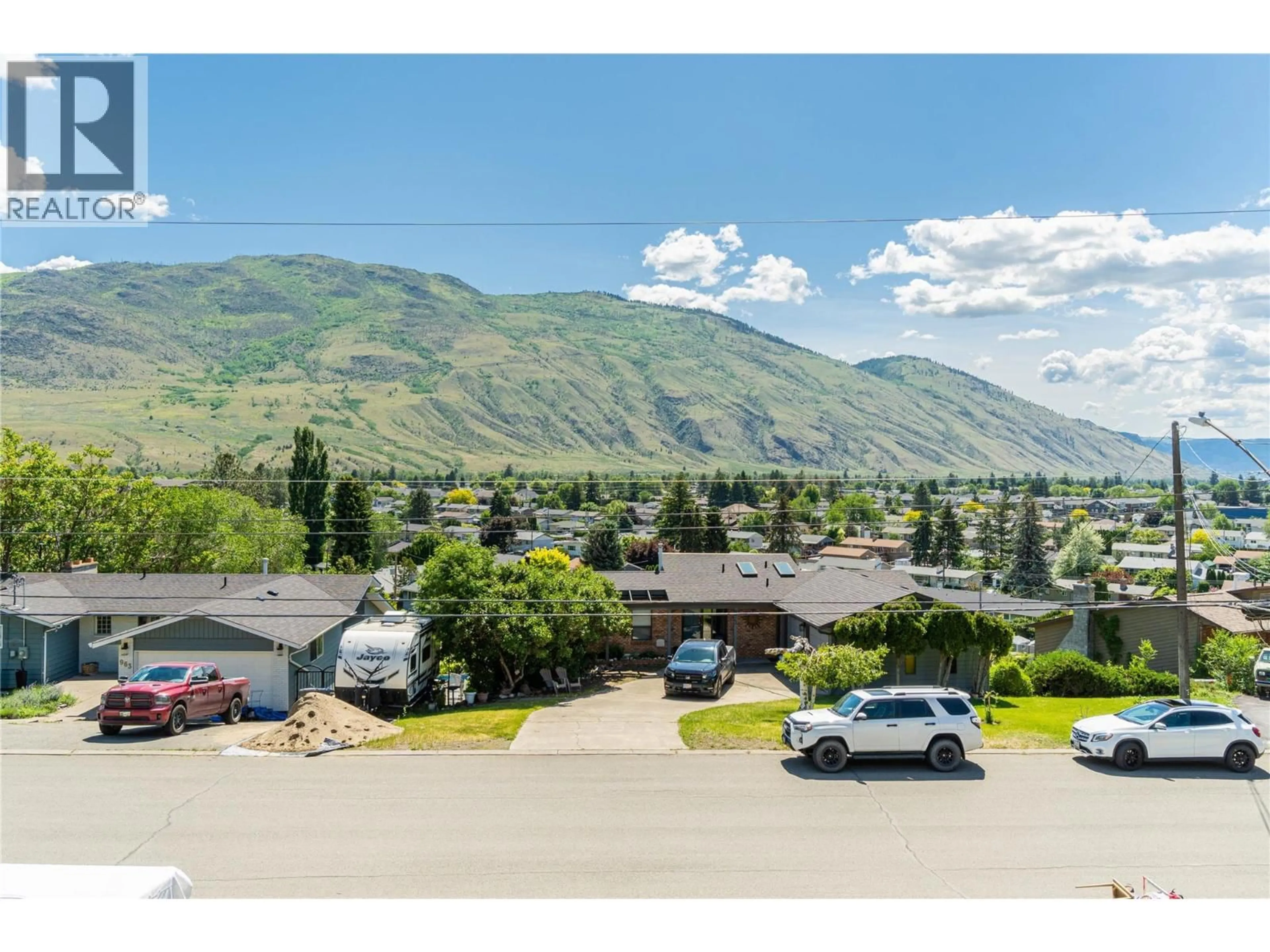 A pic from outside/outdoor area/front of a property/back of a property/a pic from drone, mountain view for 968 SICAMORE DRIVE, Kamloops British Columbia V2B6S2