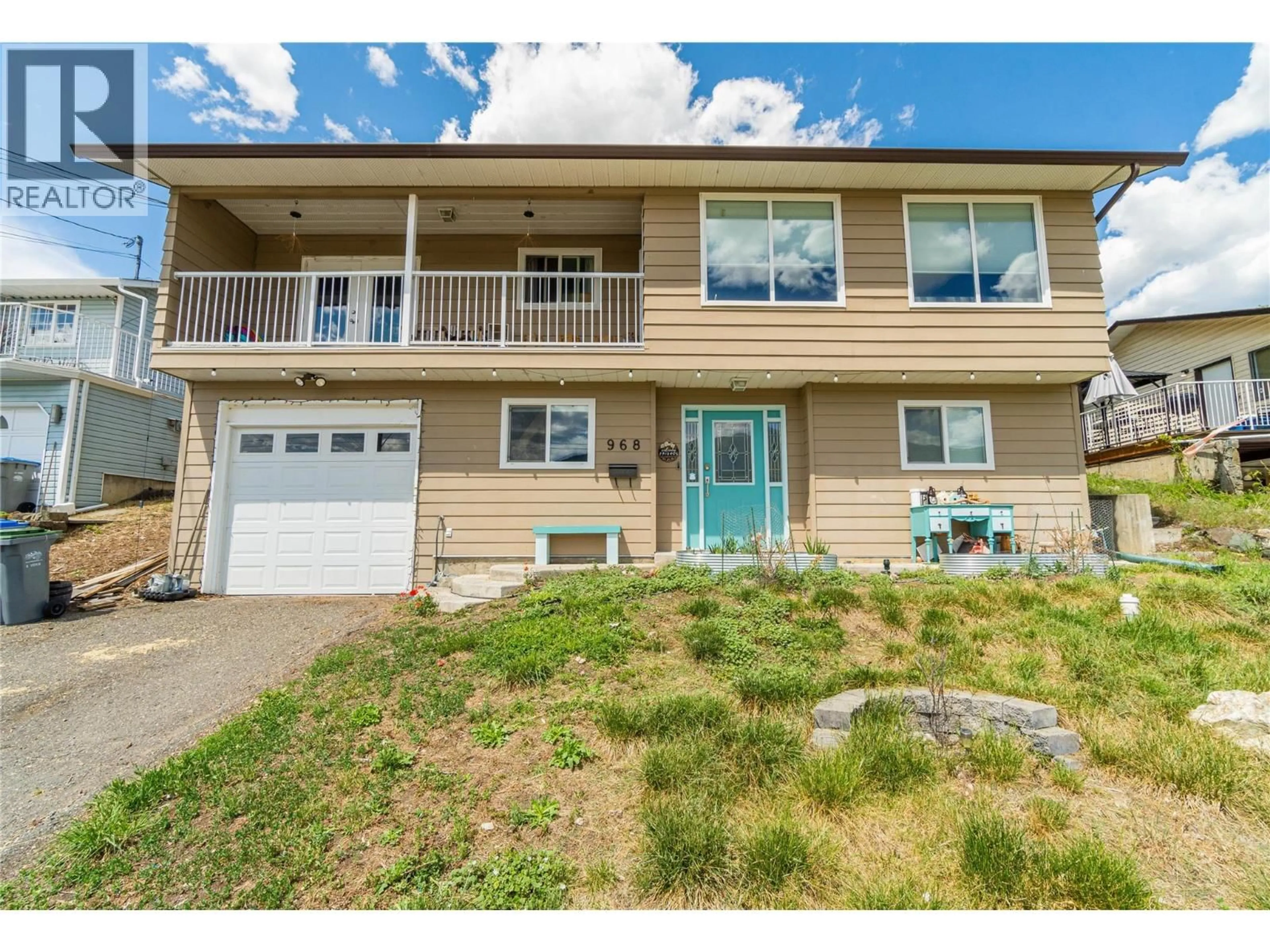 Home with vinyl exterior material, street for 968 SICAMORE DRIVE, Kamloops British Columbia V2B6S2