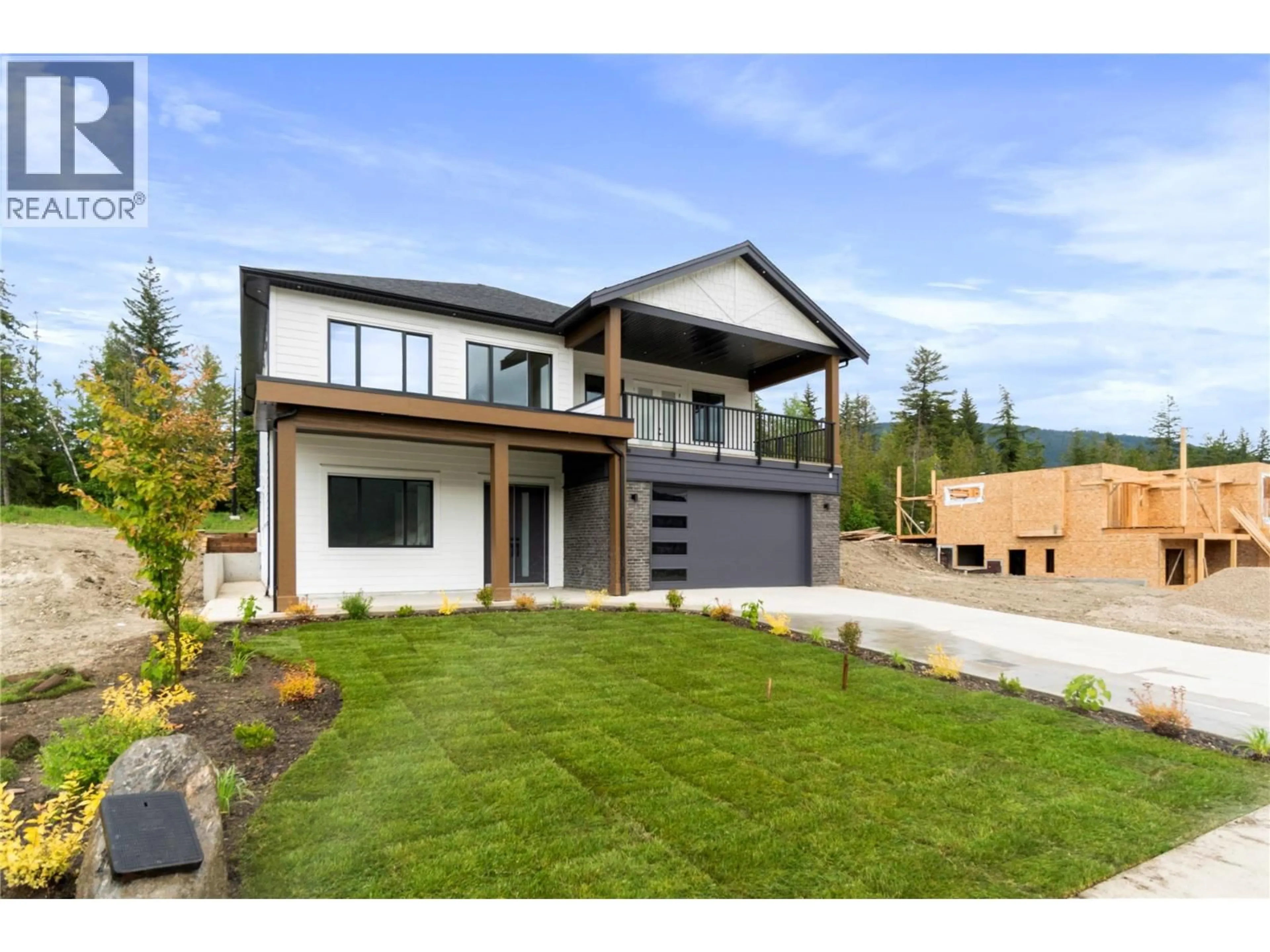 Home with vinyl exterior material, mountain view for 6841 42 STREET NORTHEAST, Salmon Arm British Columbia V0E1K0