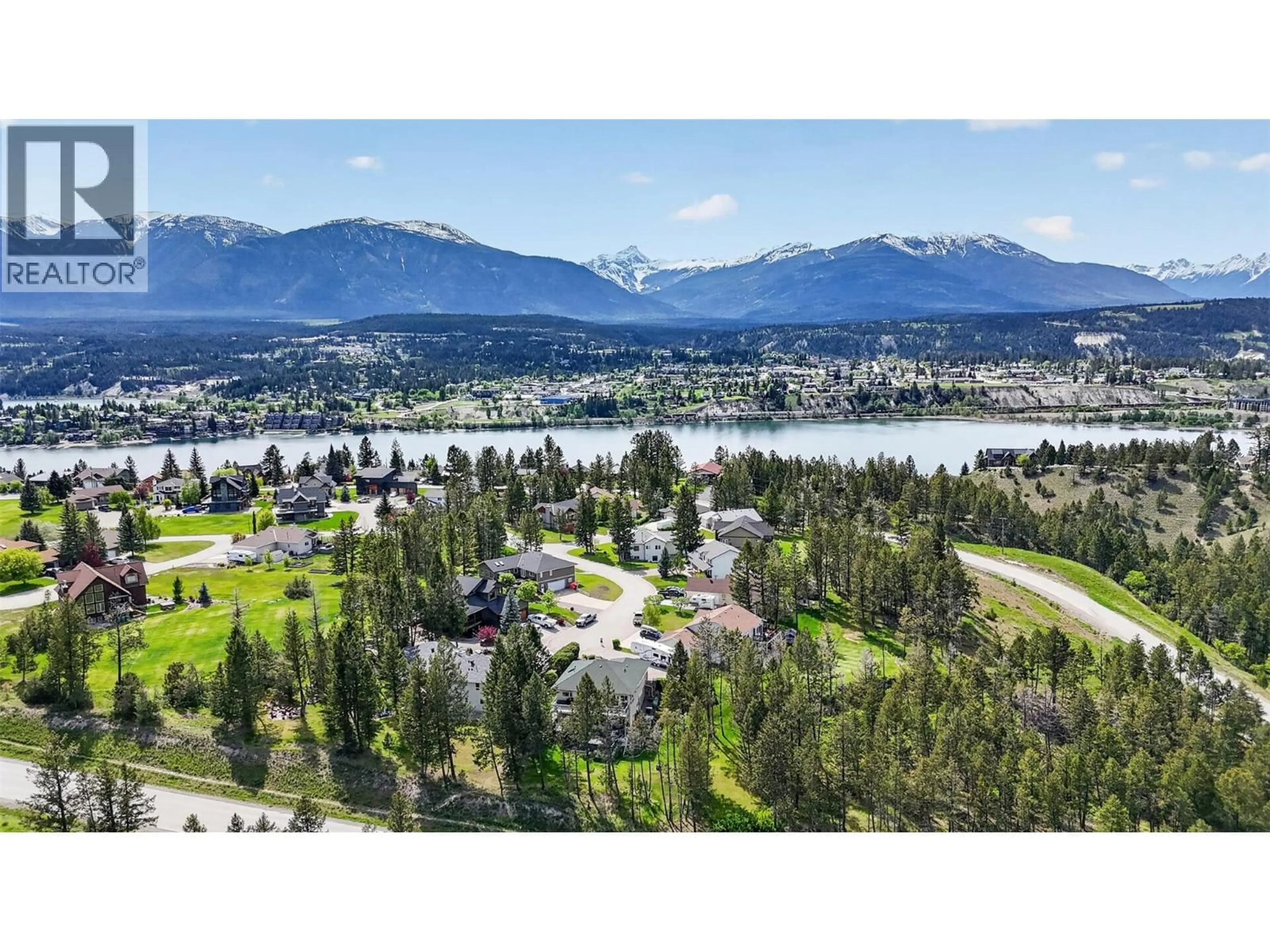 A pic from outside/outdoor area/front of a property/back of a property/a pic from drone, mountain view for 27 - 640 UPPER LAKEVIEW ROAD, Invermere British Columbia V0A1K3
