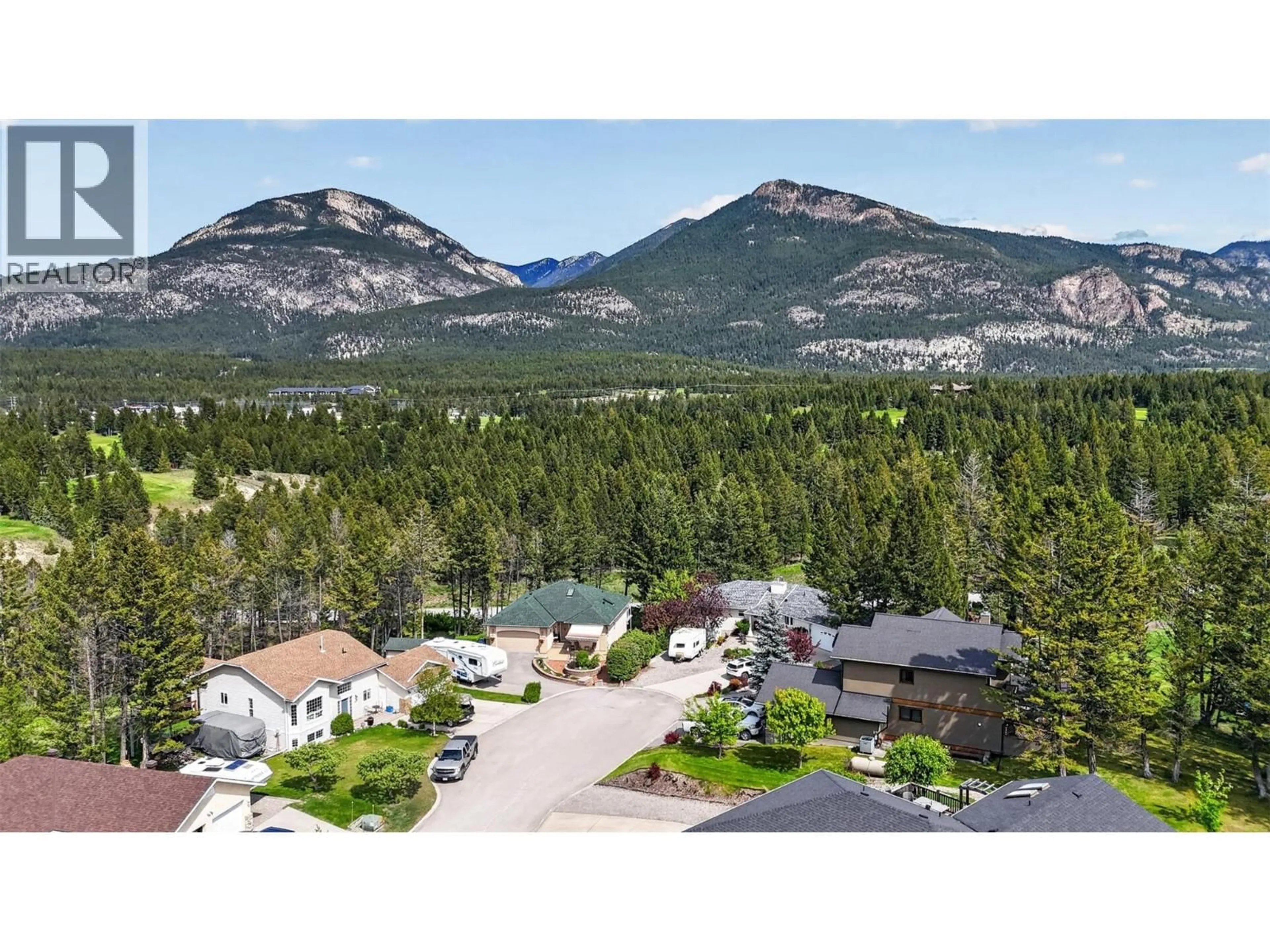 A pic from outside/outdoor area/front of a property/back of a property/a pic from drone, mountain view for 27 - 640 UPPER LAKEVIEW ROAD, Invermere British Columbia V0A1K3