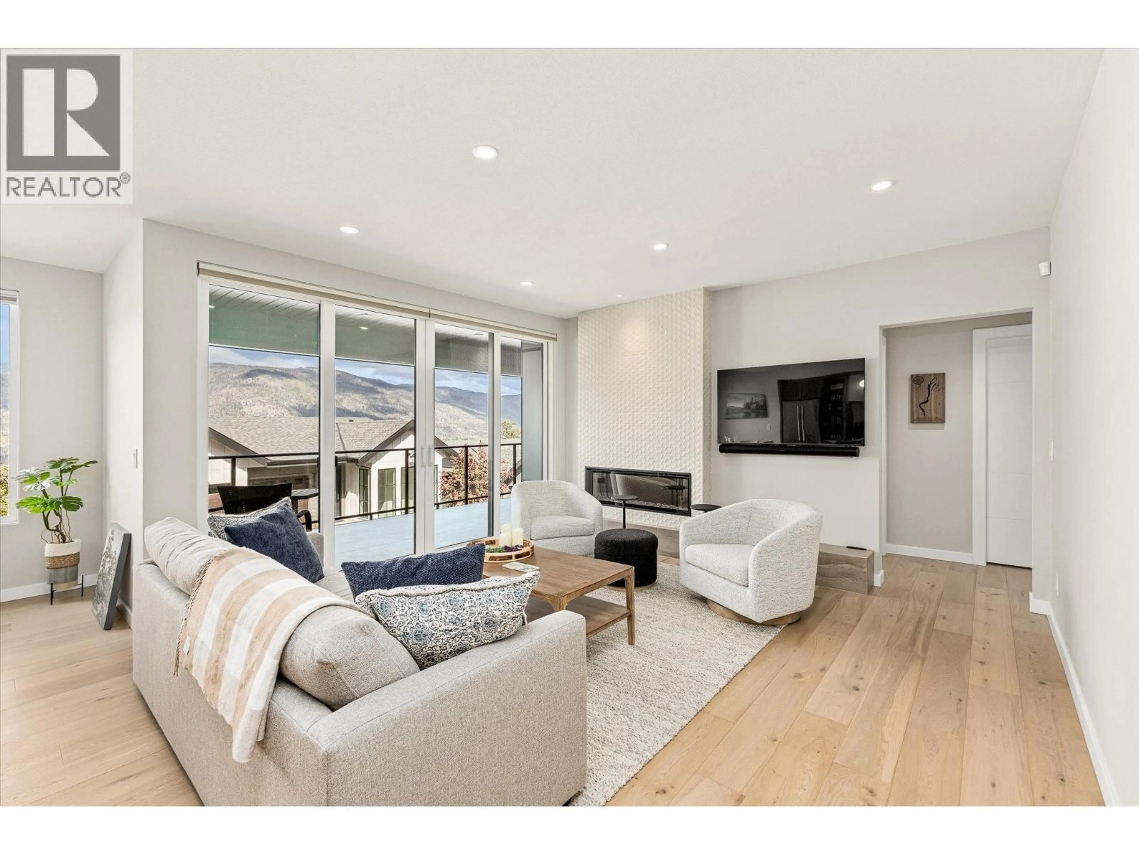 Living room with furniture, unknown for 3311 ASPEN LANE, Kelowna British Columbia V1V0C6