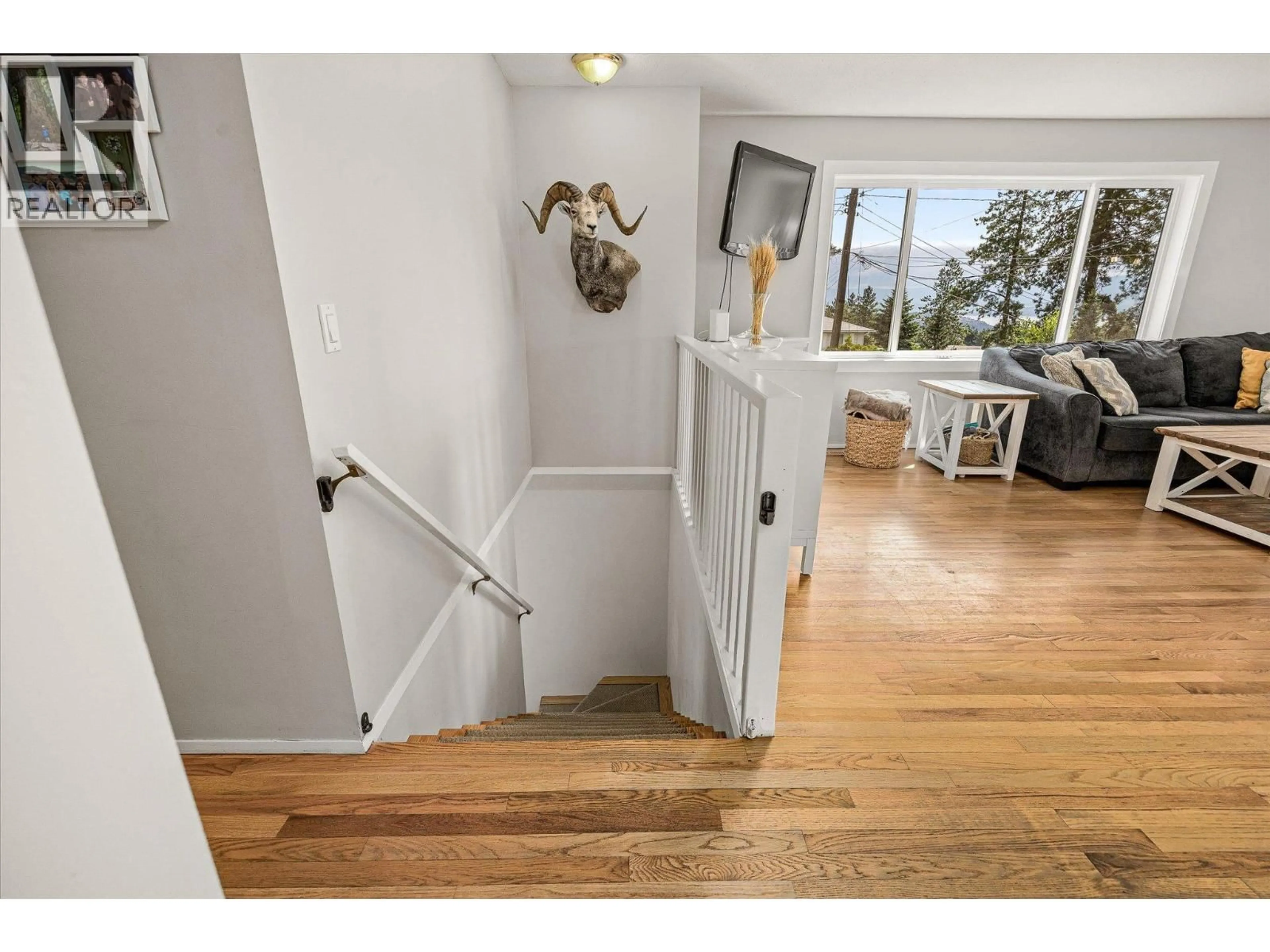 Indoor entryway for 3530 CHIVES PLACE, West Kelowna British Columbia V4T1H8