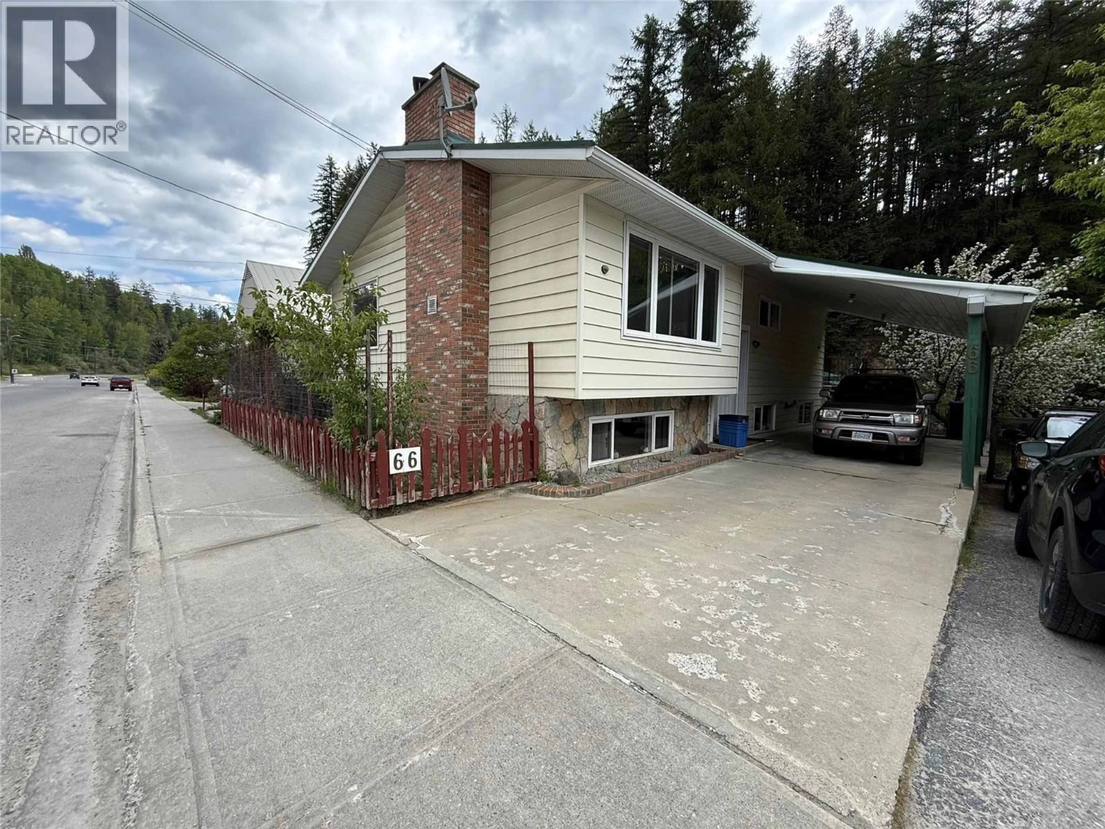 A pic from outside/outdoor area/front of a property/back of a property/a pic from drone, street for 66 WALLINGER AVENUE, Kimberley British Columbia V1A1Y5