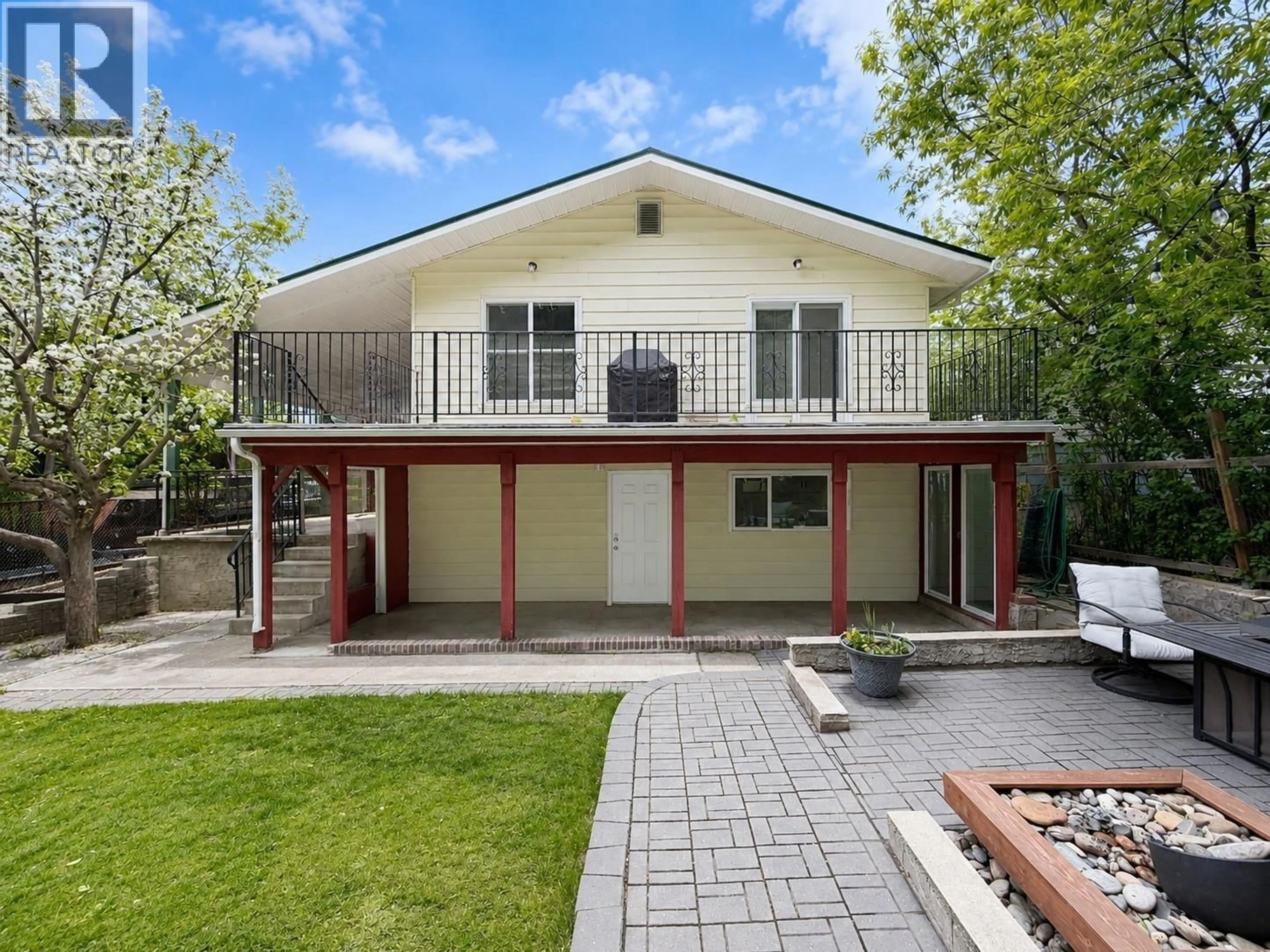 Home with vinyl exterior material, street for 66 WALLINGER AVENUE, Kimberley British Columbia V1A1Y5