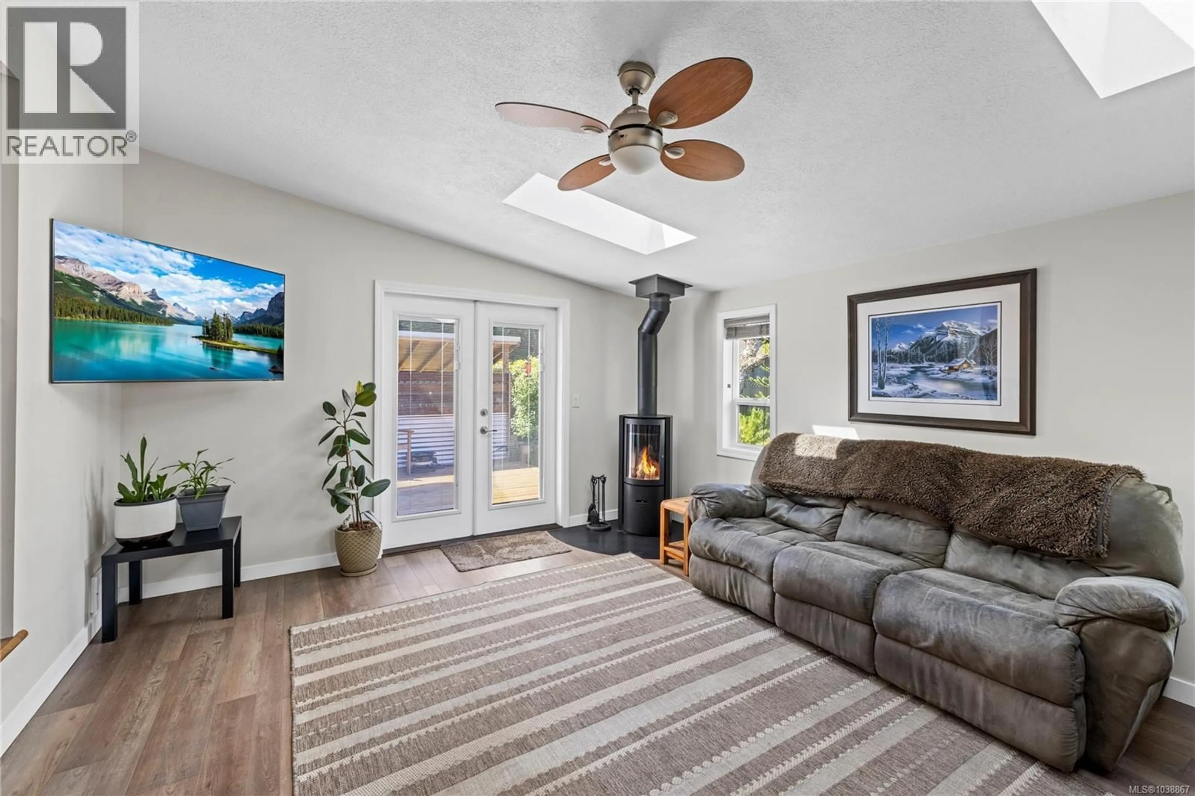 Living room with furniture, unknown for 787 BARCLAY CRESCENT, French Creek British Columbia V9P1Z3