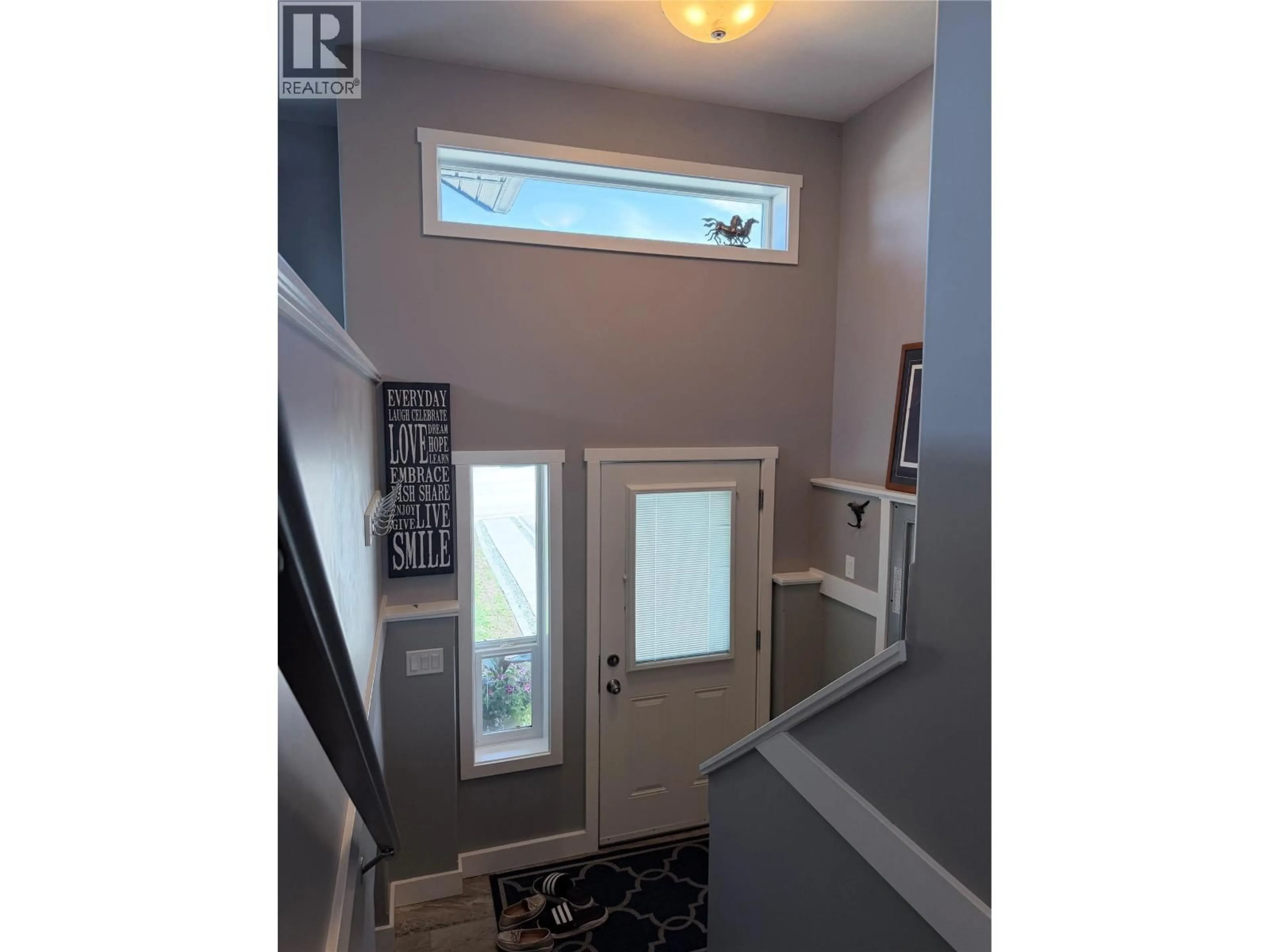 Indoor entryway for 1413 21ST AVENUE SOUTH, Cranbrook British Columbia V1C0A9