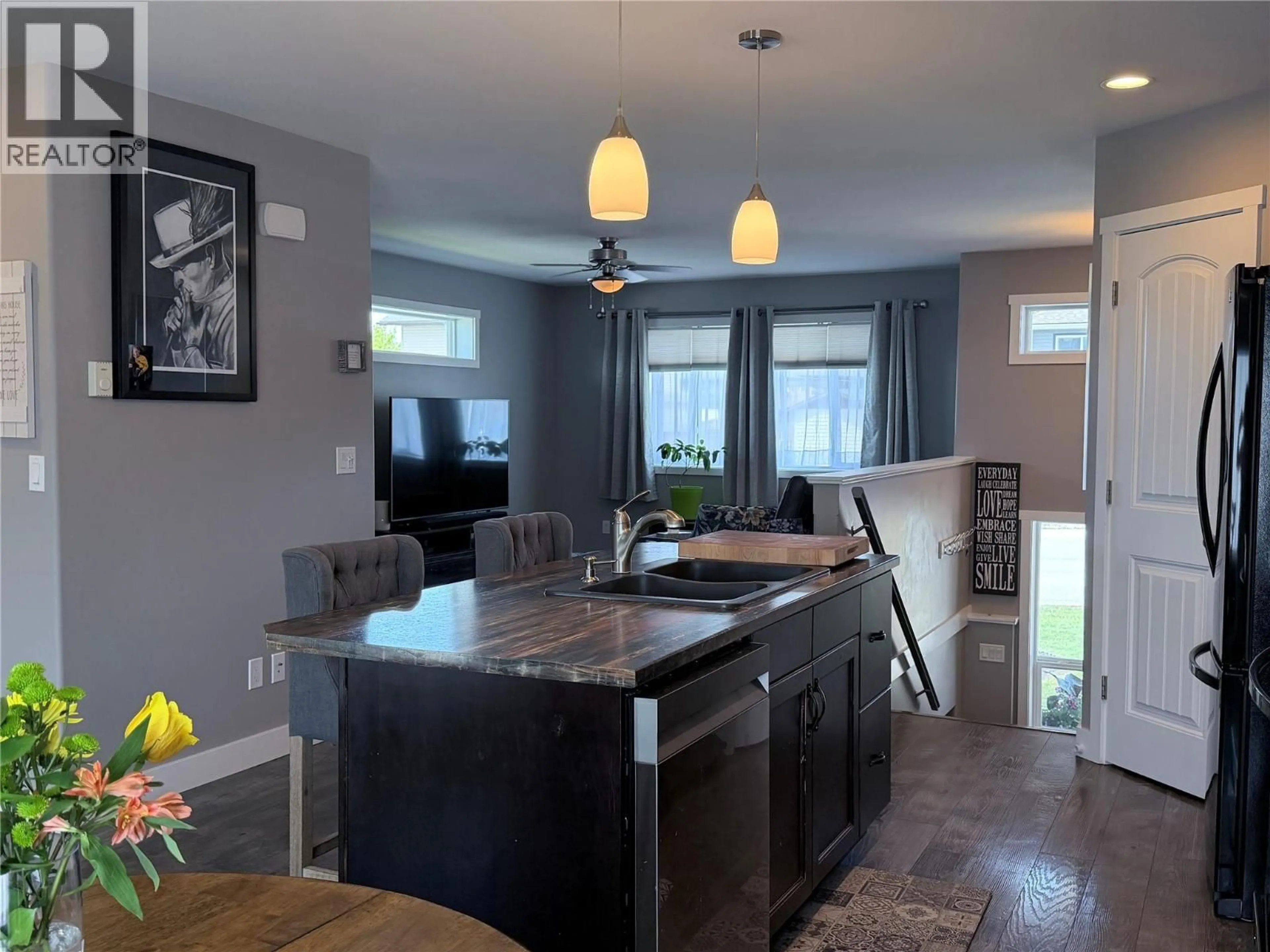 Open concept kitchen, unknown for 1413 21ST AVENUE SOUTH, Cranbrook British Columbia V1C0A9