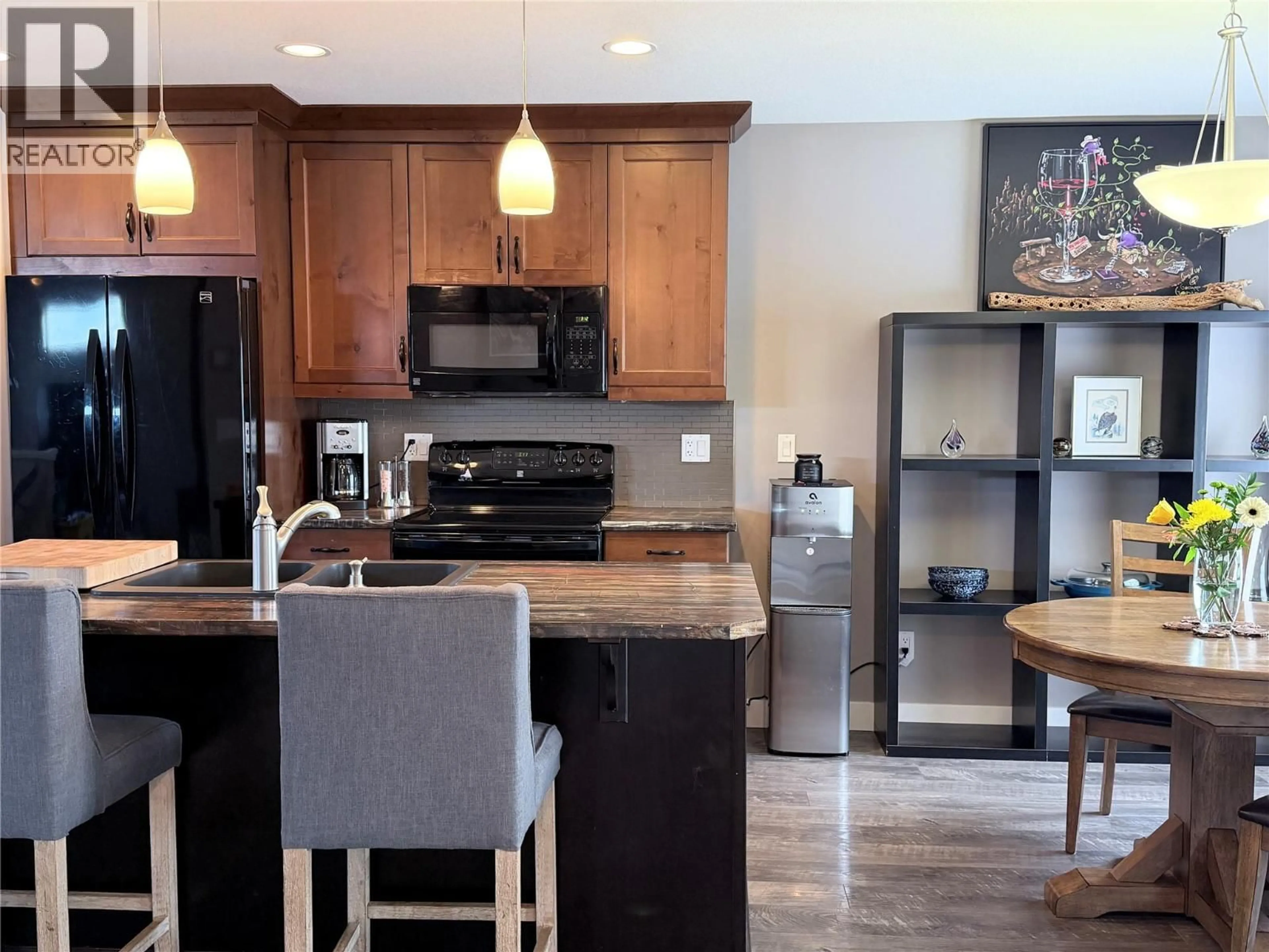 Open concept kitchen, unknown for 1413 21ST AVENUE SOUTH, Cranbrook British Columbia V1C0A9