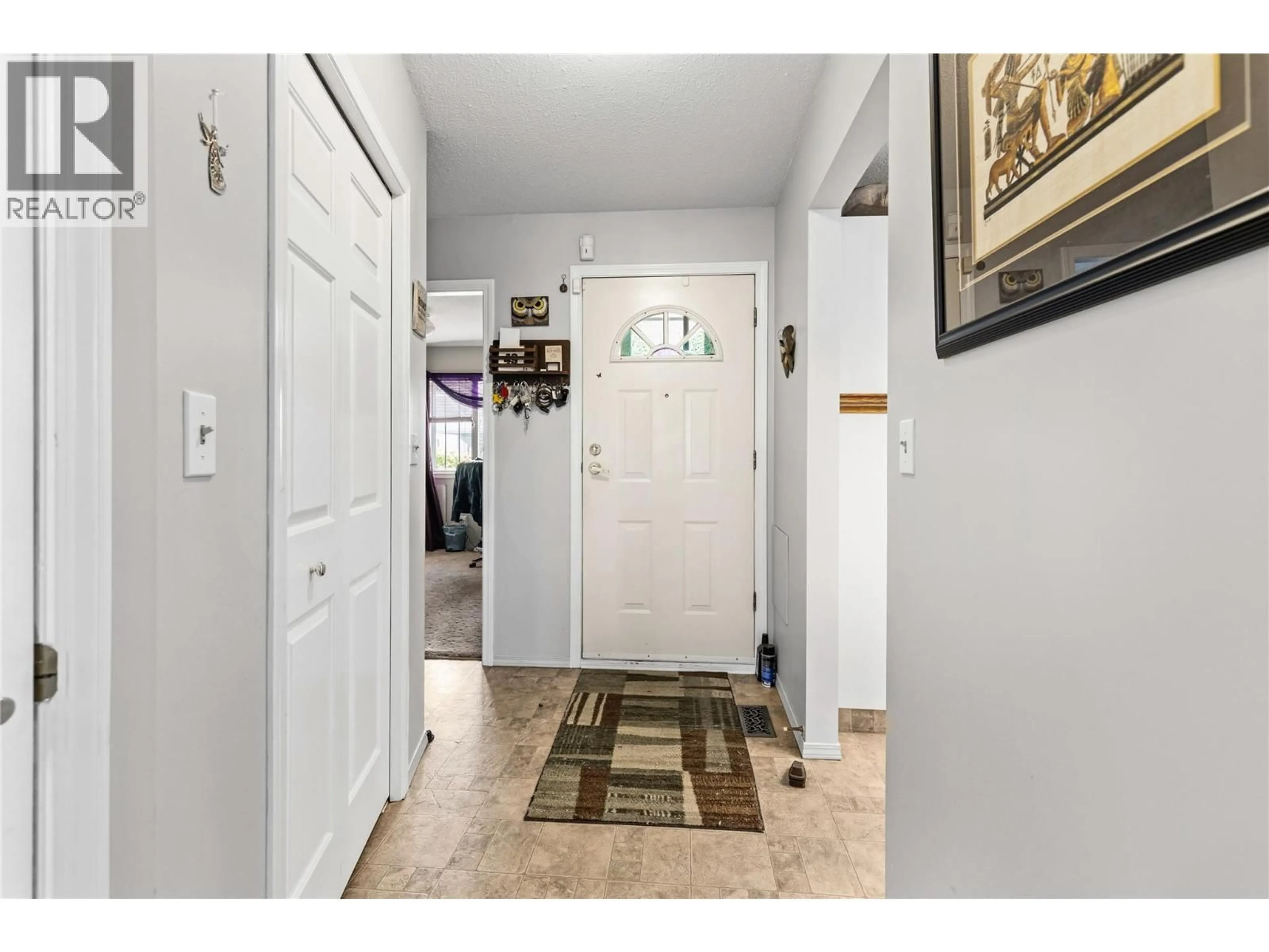 Indoor entryway for 49 - 3900 27 AVENUE, Vernon British Columbia V1T9E6