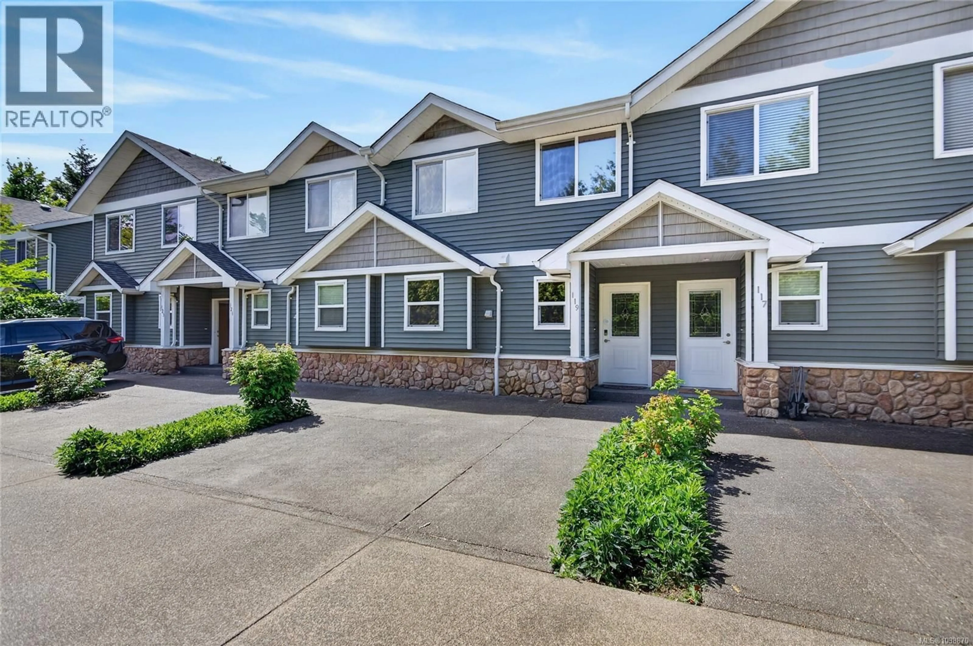 Home with vinyl exterior material, street for 119 - 170 CENTENNIAL DRIVE, Courtenay British Columbia V9N9V7