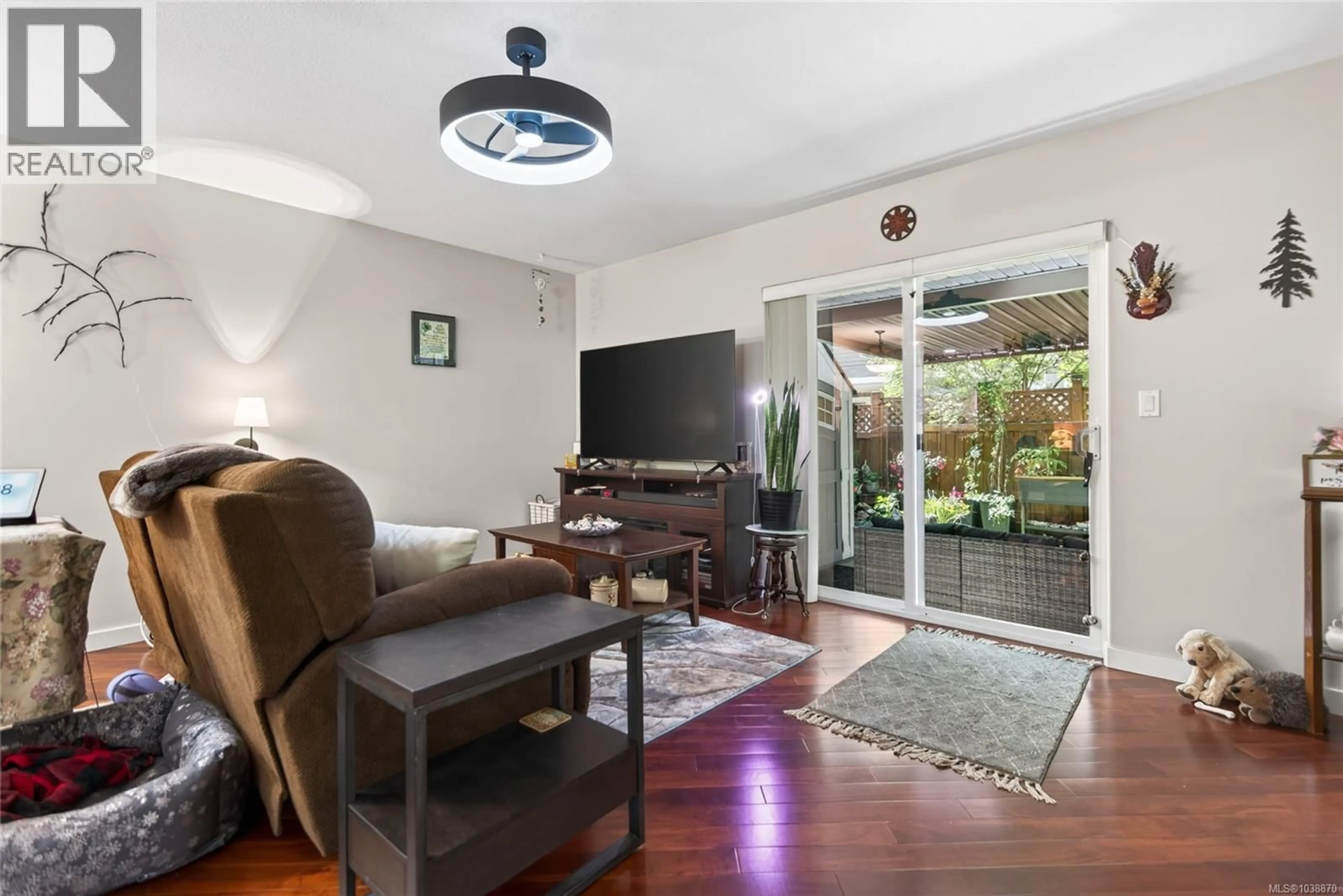 Living room with furniture, unknown for 119 - 170 CENTENNIAL DRIVE, Courtenay British Columbia V9N9V7