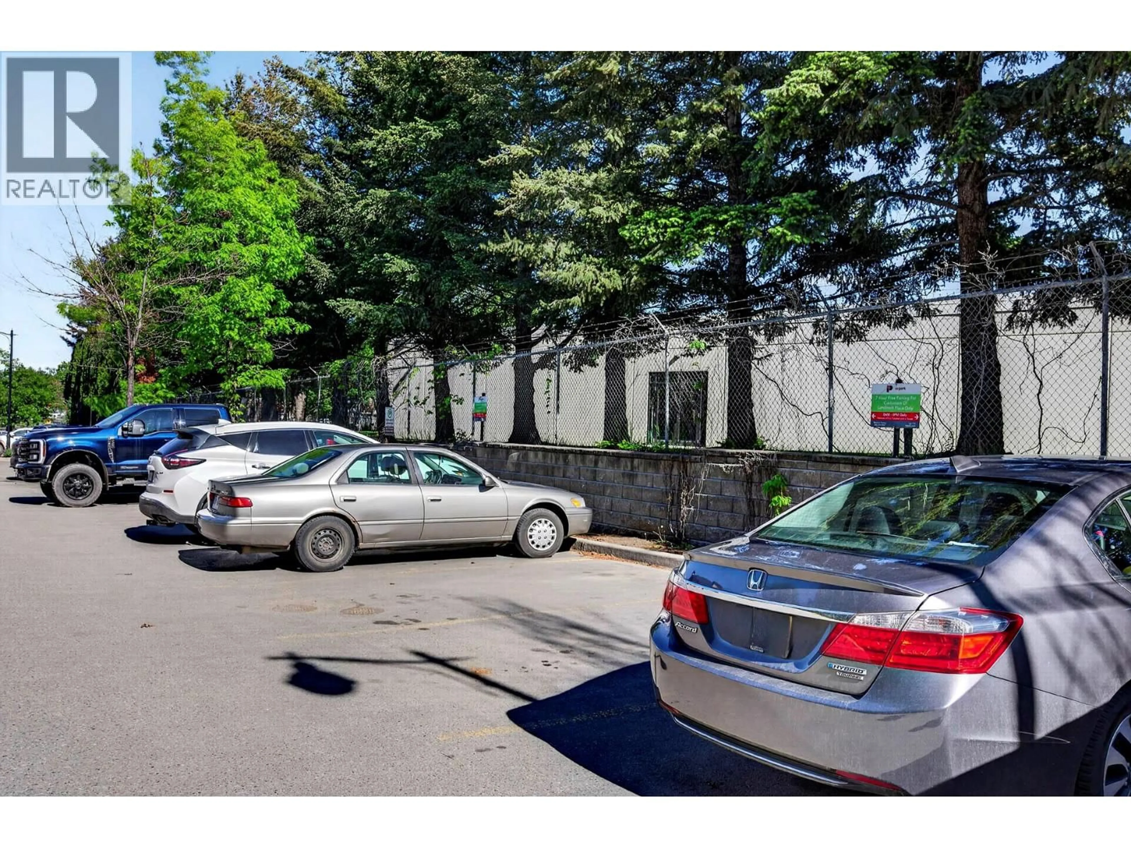 Parking for 510 - 765 MCGILL ROAD, Kamloops British Columbia V2C0B7