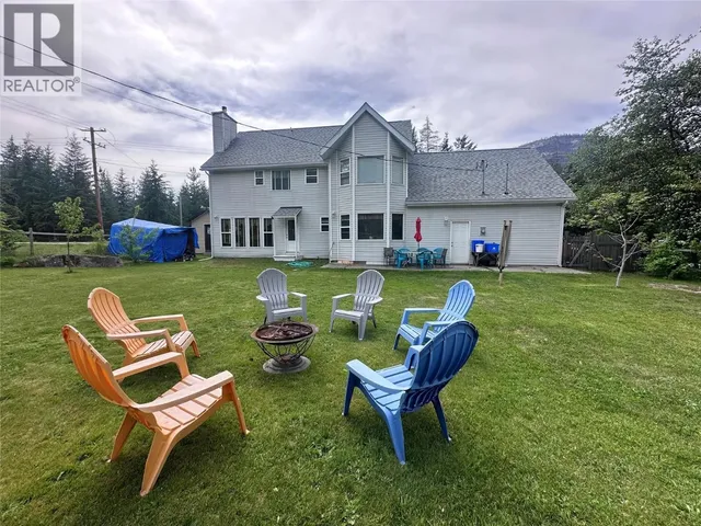 1118 HAROLD STREET, Slocan 5