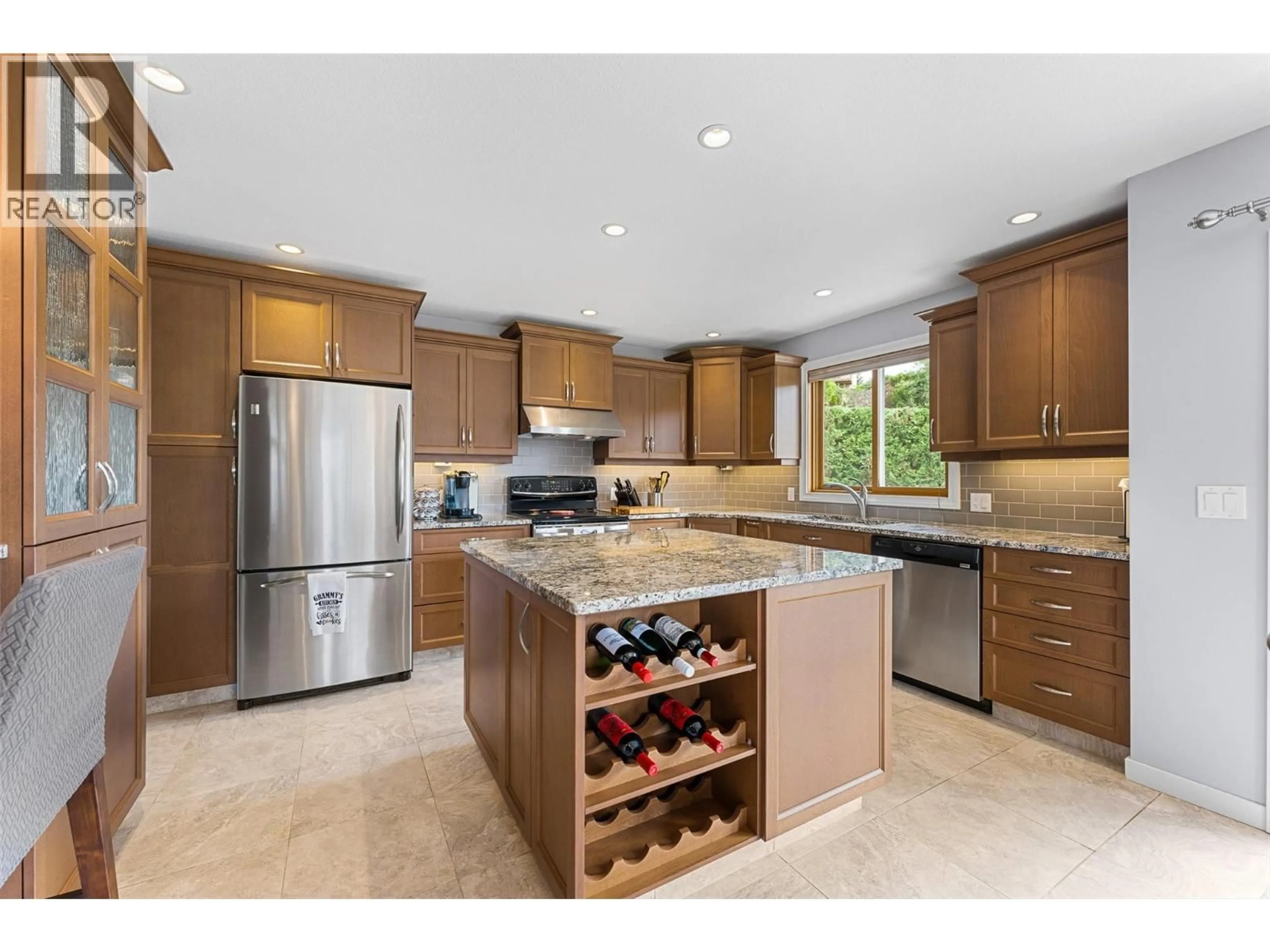 Open concept kitchen, ceramic/tile floor for 10911 LEHMANN ROAD, Lake Country British Columbia V4V1N9