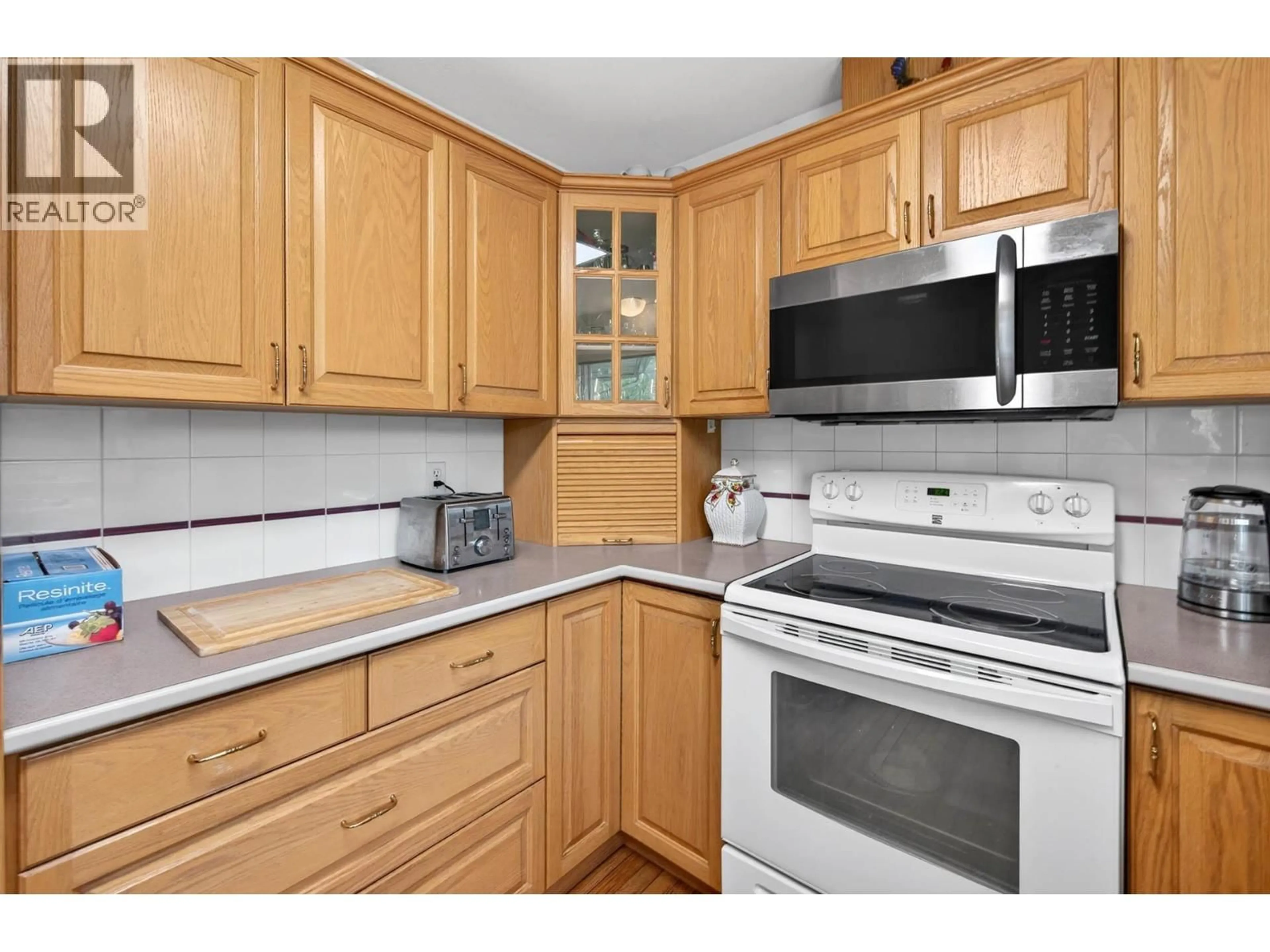 Standard kitchen, unknown for 2403 PARKVIEW DRIVE, Kamloops British Columbia v2c2g2