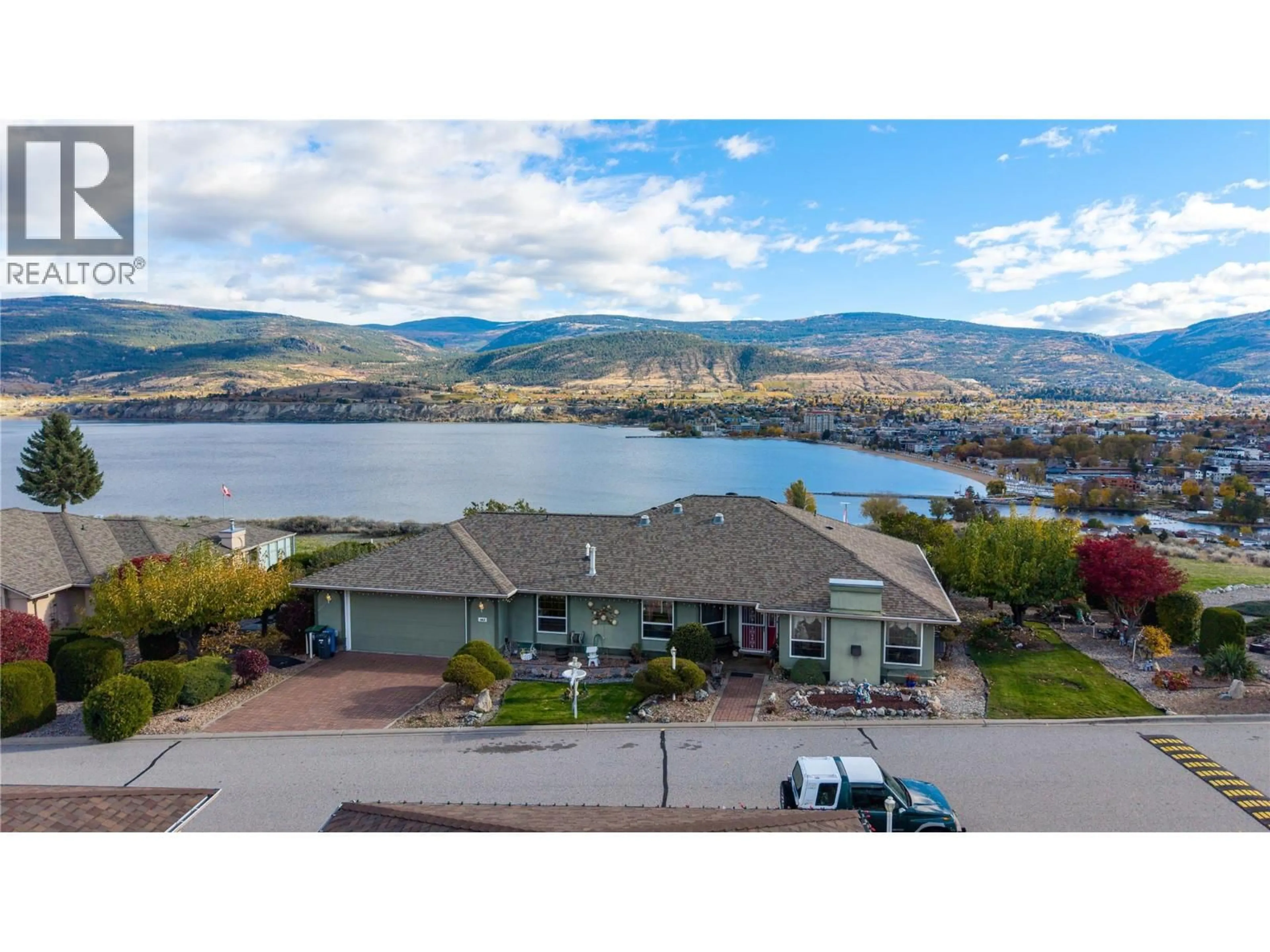 A pic from outside/outdoor area/front of a property/back of a property/a pic from drone, water/lake/river/ocean view for 463 RIDGE ROAD, Penticton British Columbia V2A8N7
