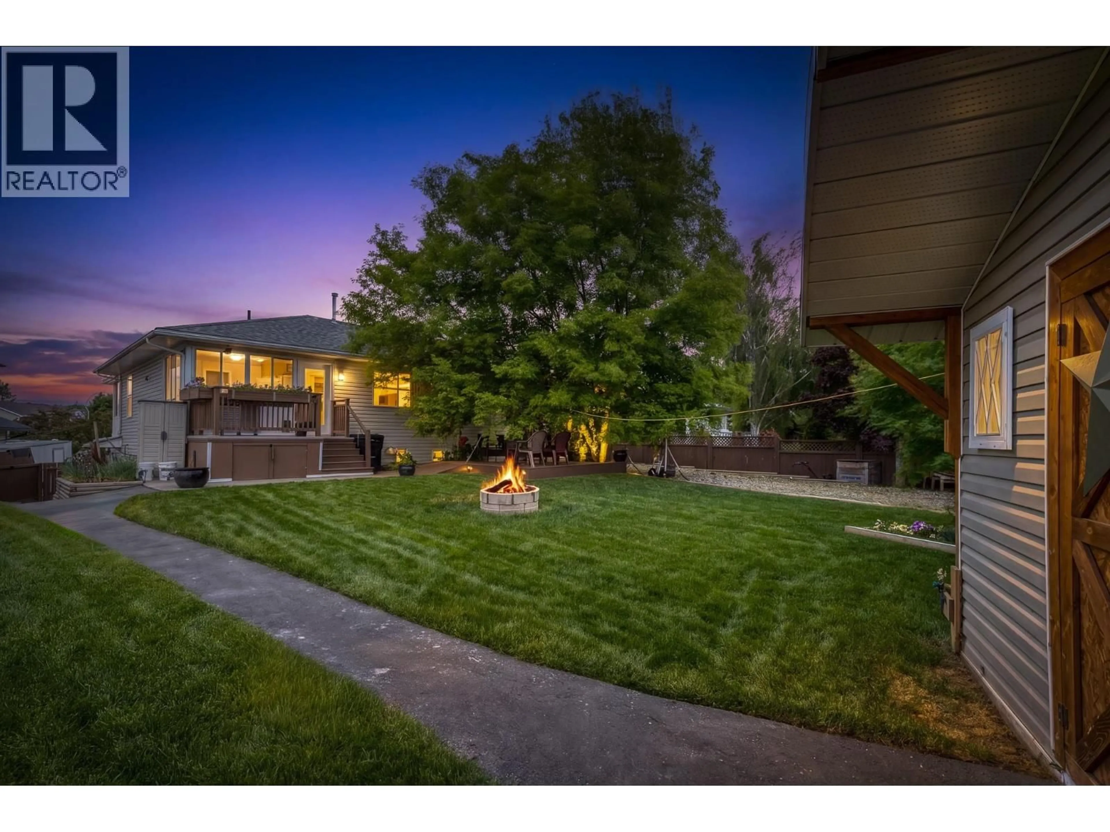 A pic from outside/outdoor area/front of a property/back of a property/a pic from drone, street for 1907 STAPLE DRIVE, Cranbrook British Columbia V1C6M7