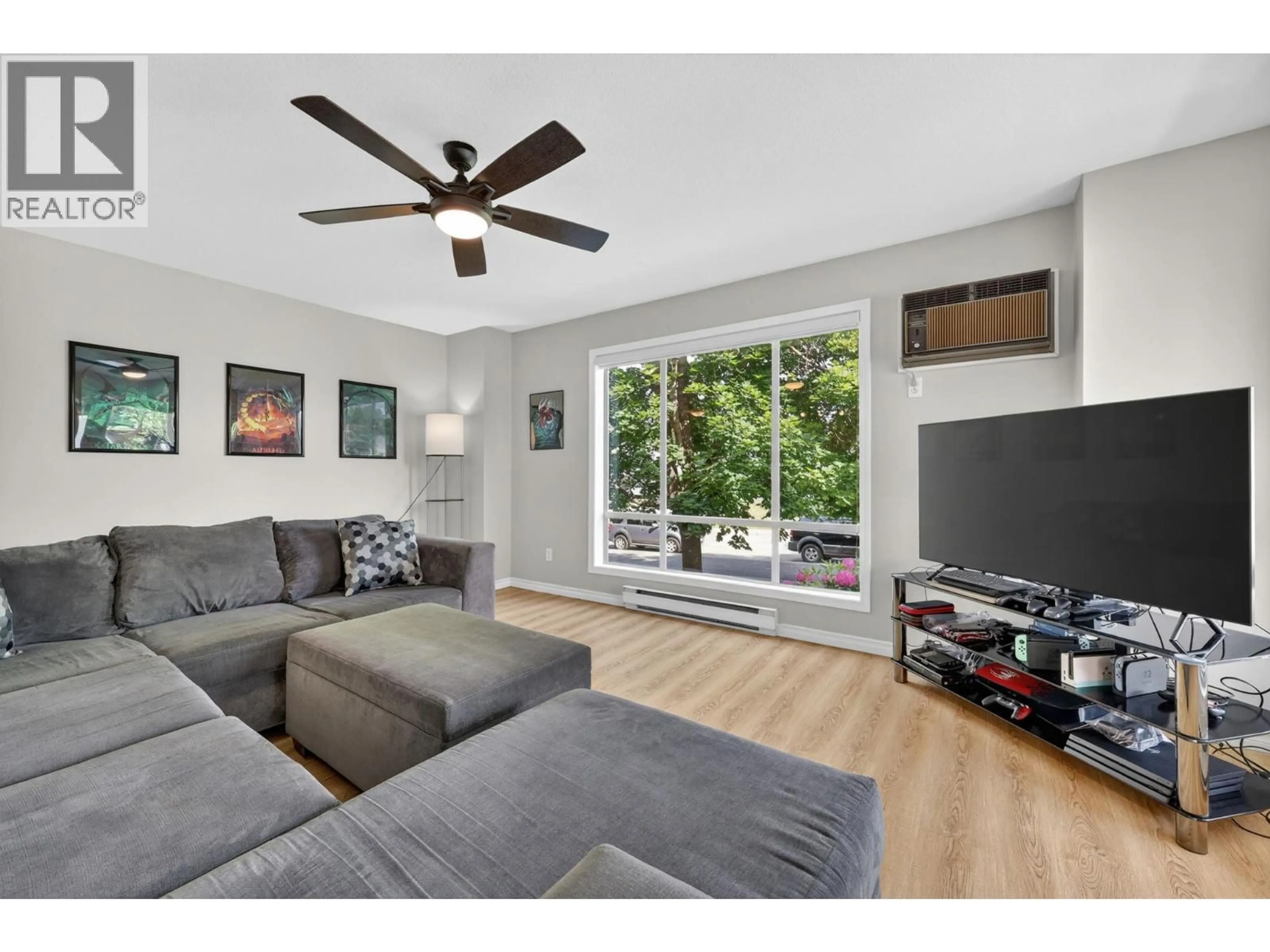 Living room with furniture, unknown for 112 - 727 HOUGHTON ROAD, Kelowna British Columbia V1X7J7