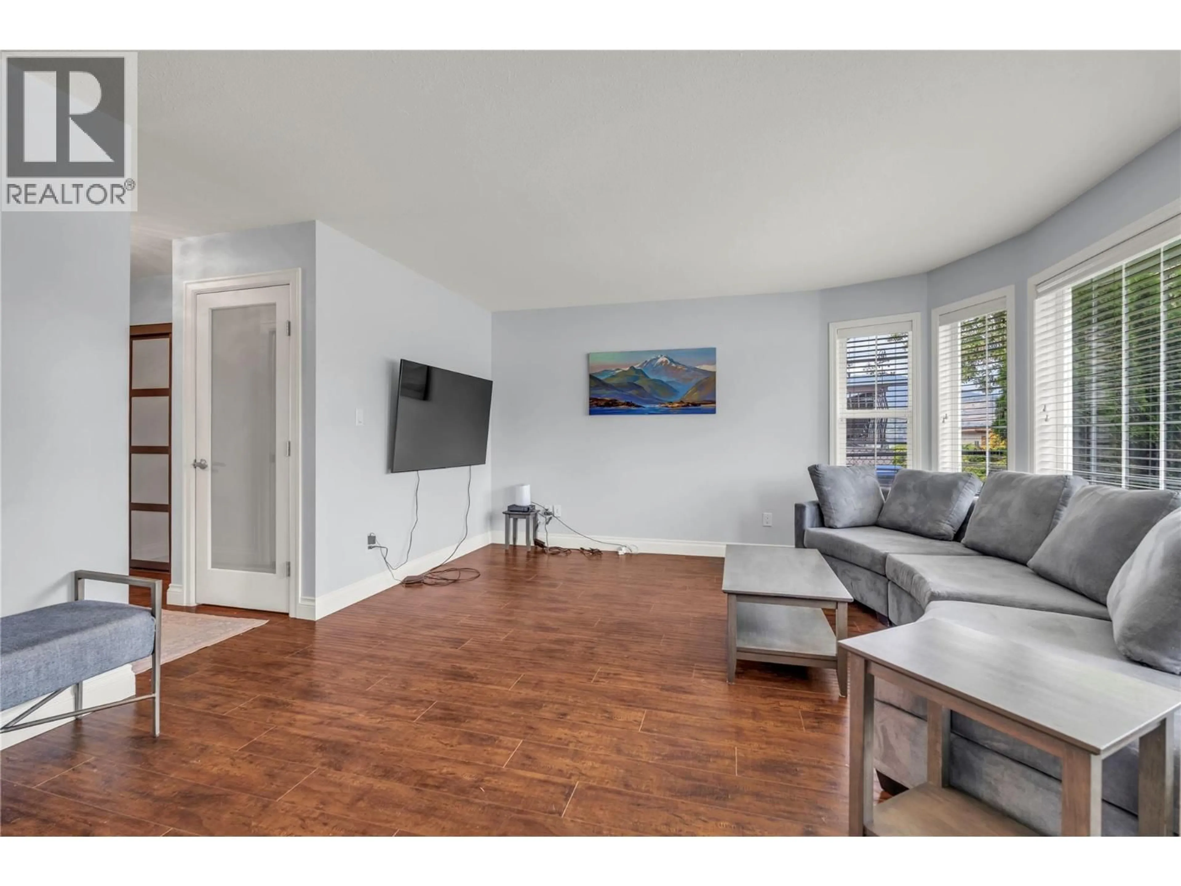 Living room with furniture, unknown for 101 - 336 VANCOUVER AVENUE, Penticton British Columbia V2A1A5