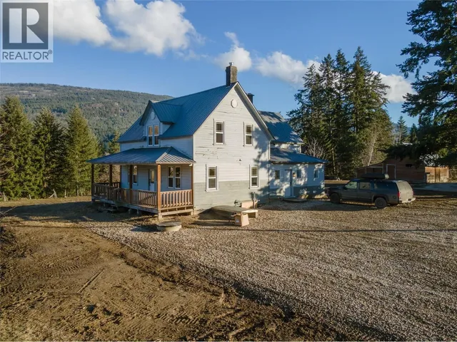 3135 EDES ROAD, Salmon Arm 4