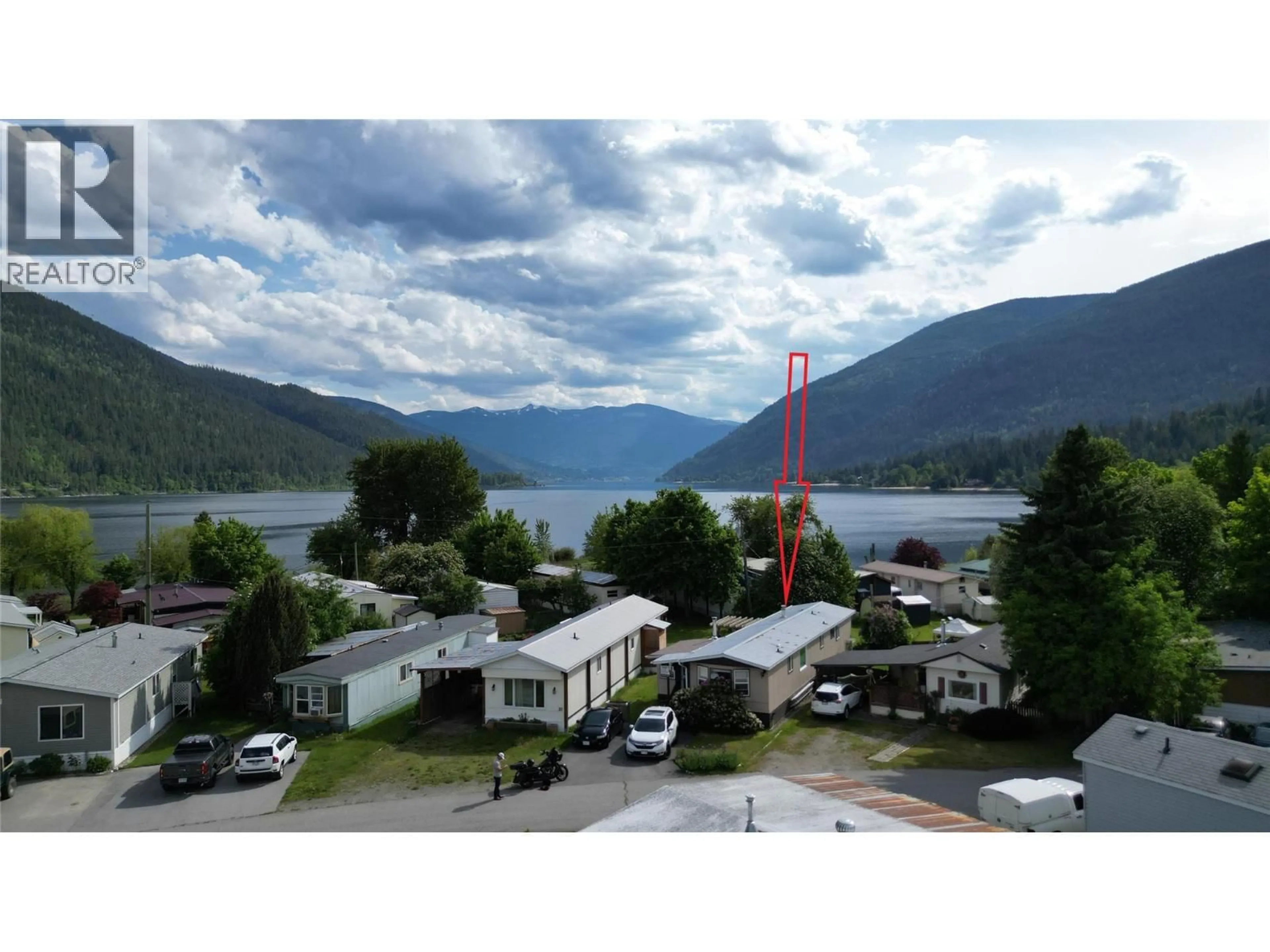 A pic from outside/outdoor area/front of a property/back of a property/a pic from drone, water/lake/river/ocean view for 26 - 2714 LOWER 6 MILE ROAD, Nelson British Columbia V1L6L4
