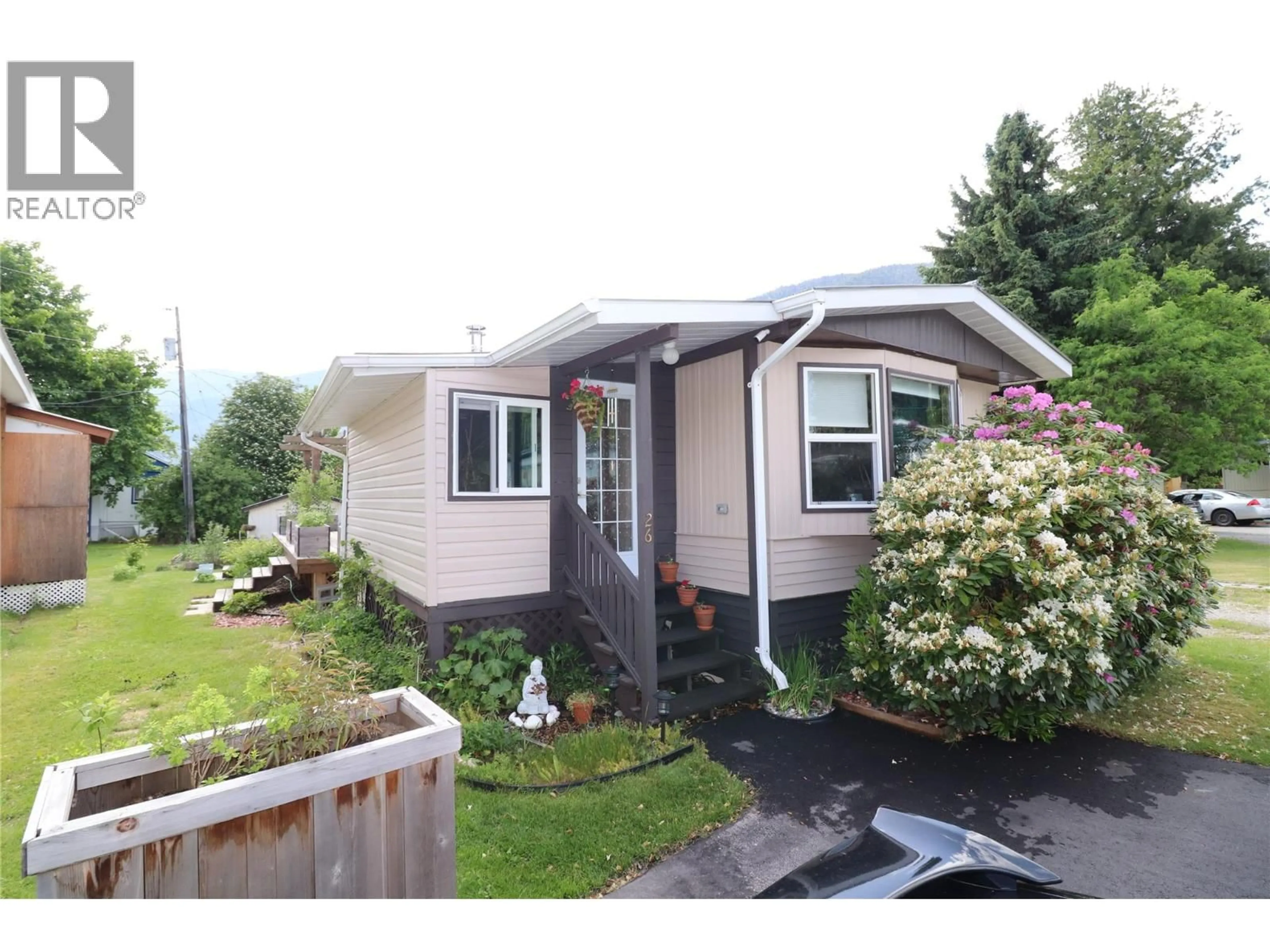 Home with vinyl exterior material, unknown for 26 - 2714 LOWER 6 MILE ROAD, Nelson British Columbia V1L6L4
