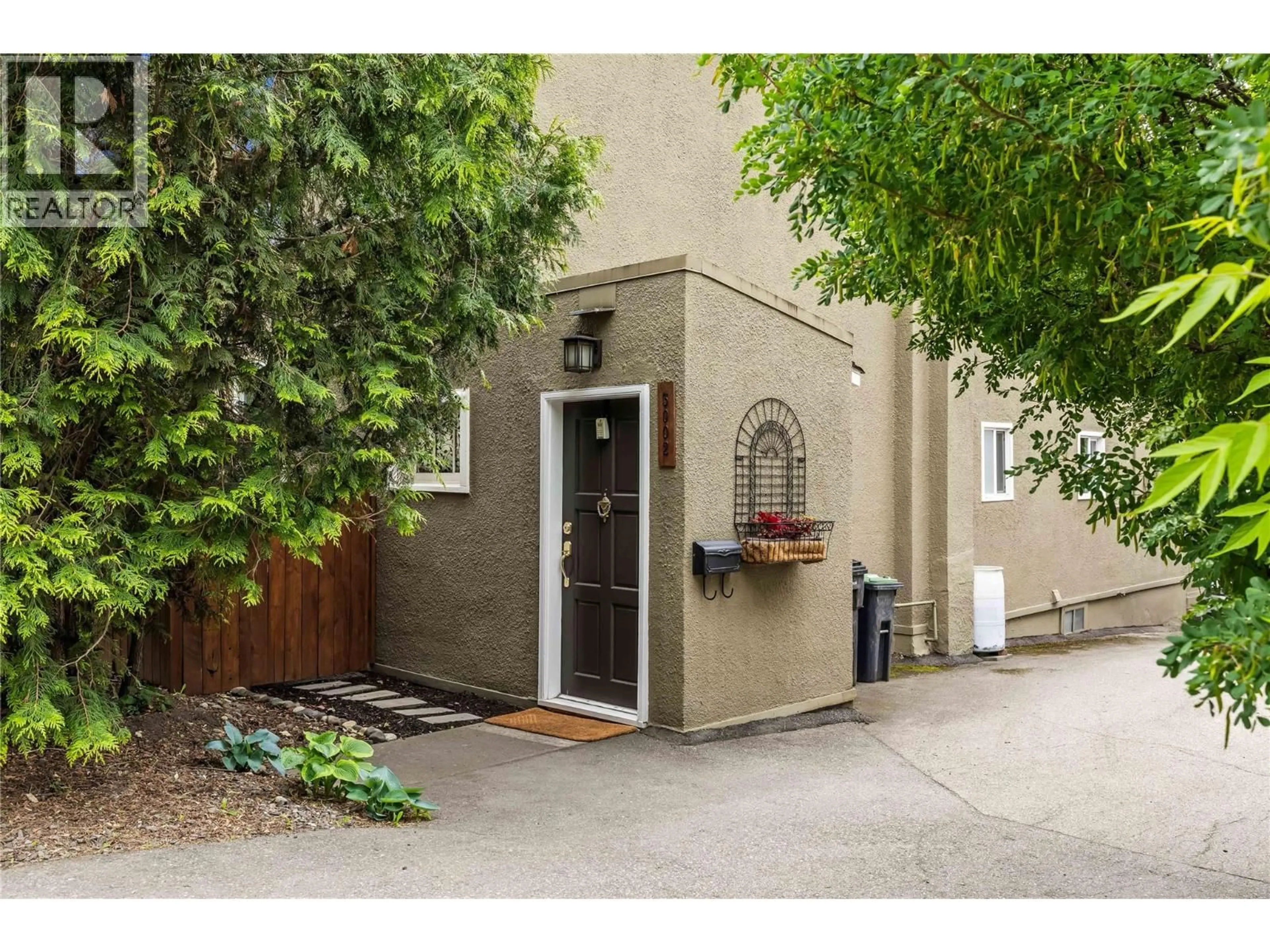 Indoor entryway for 3002 25 STREET, Vernon British Columbia V1T4R1