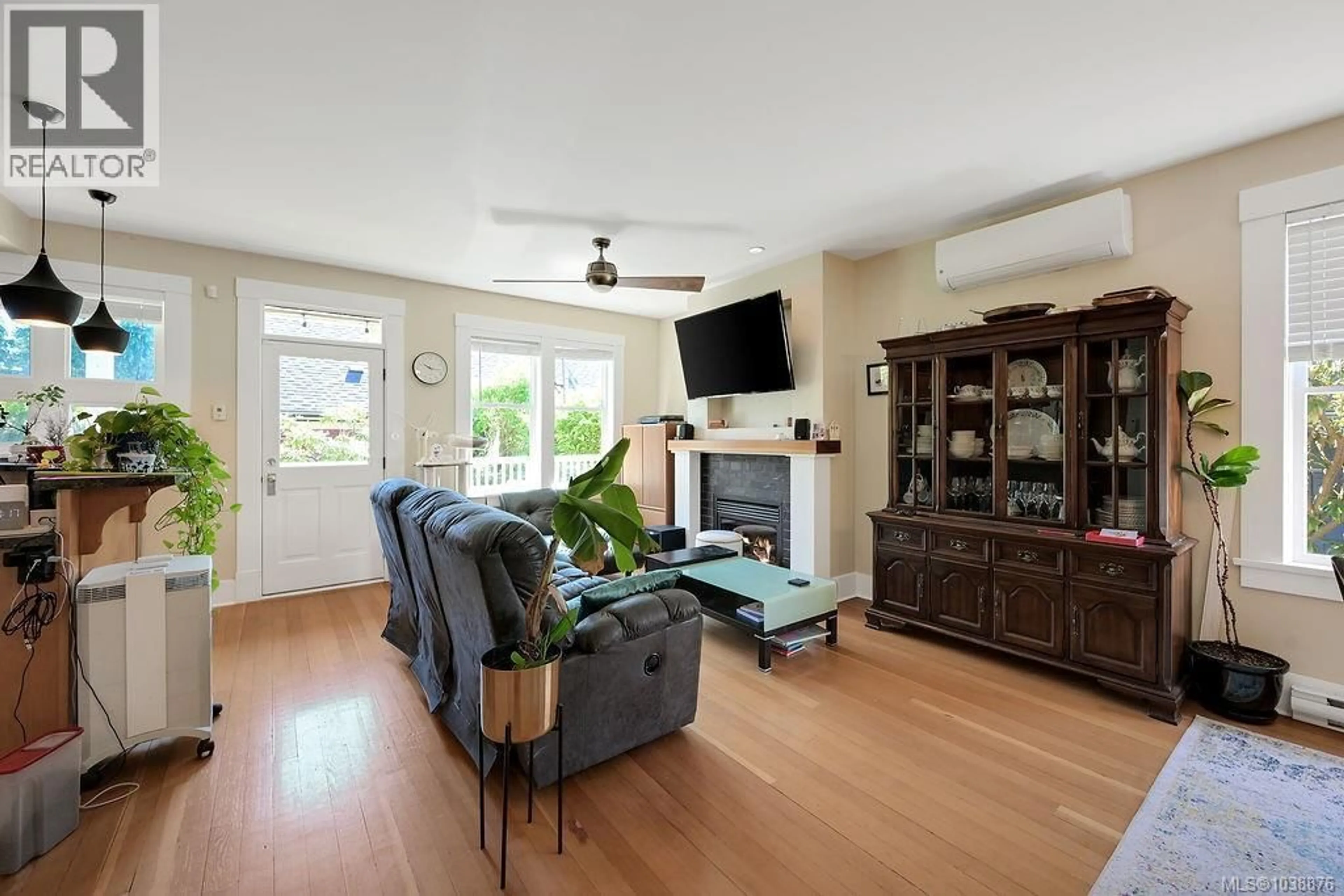 Living room with furniture, unknown for 847 CARRIE STREET, Esquimalt British Columbia V9A5R5