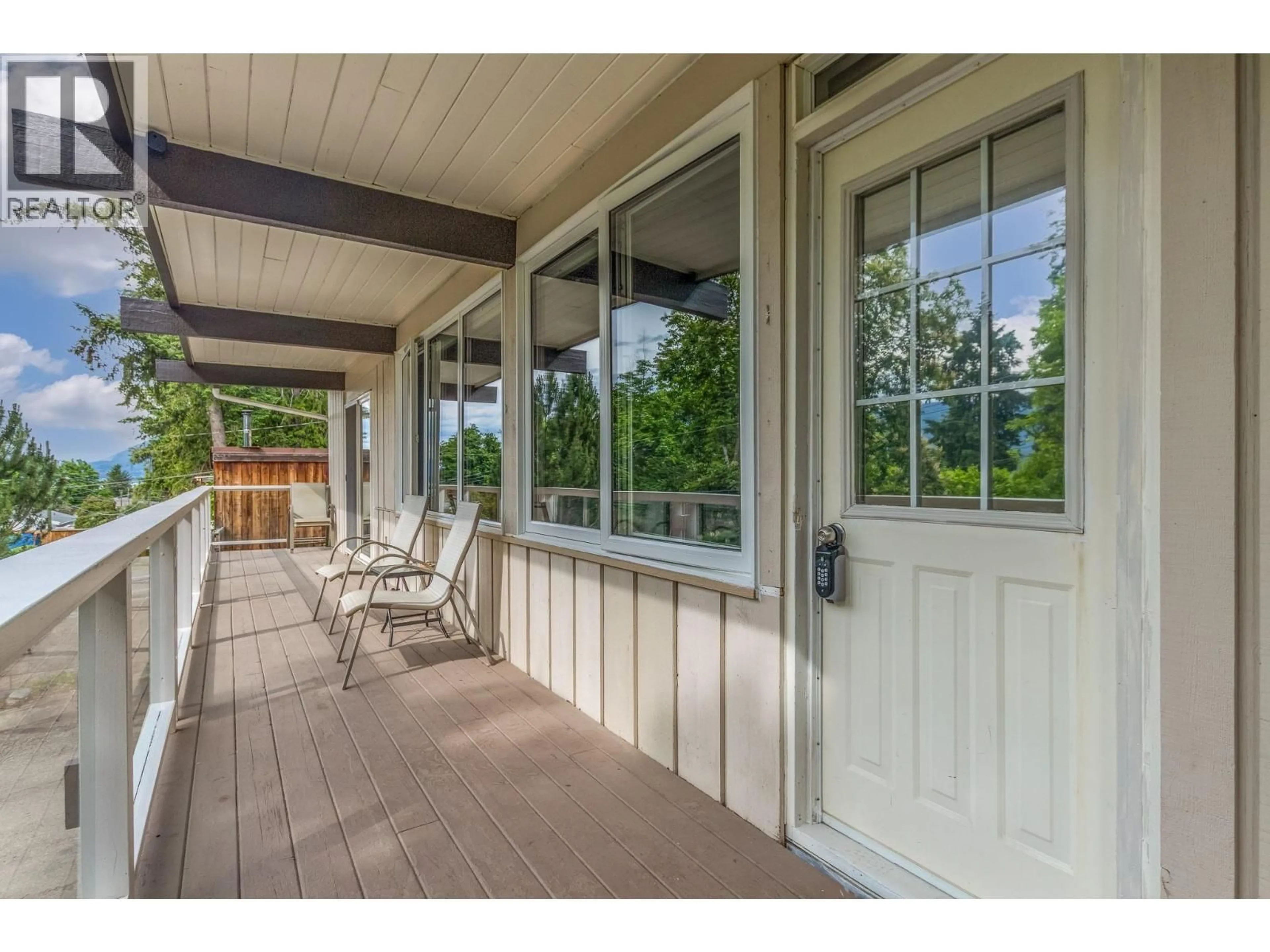 Unknown for 590 8 STREET SOUTHEAST, Salmon Arm British Columbia V1E4J8