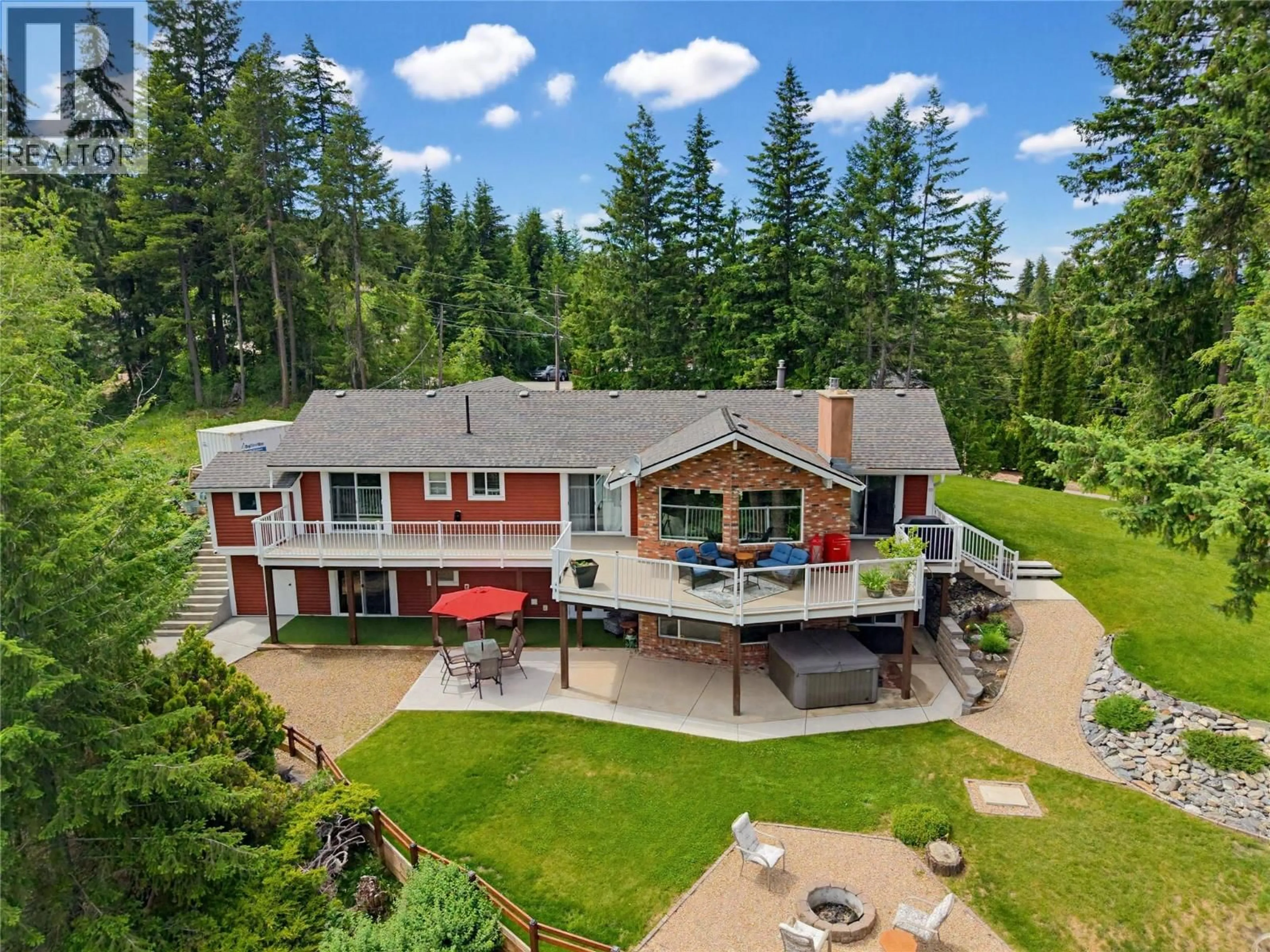 A pic from outside/outdoor area/front of a property/back of a property/a pic from drone, unknown for 2414 FOREST DRIVE, Blind Bay British Columbia V0E1H2