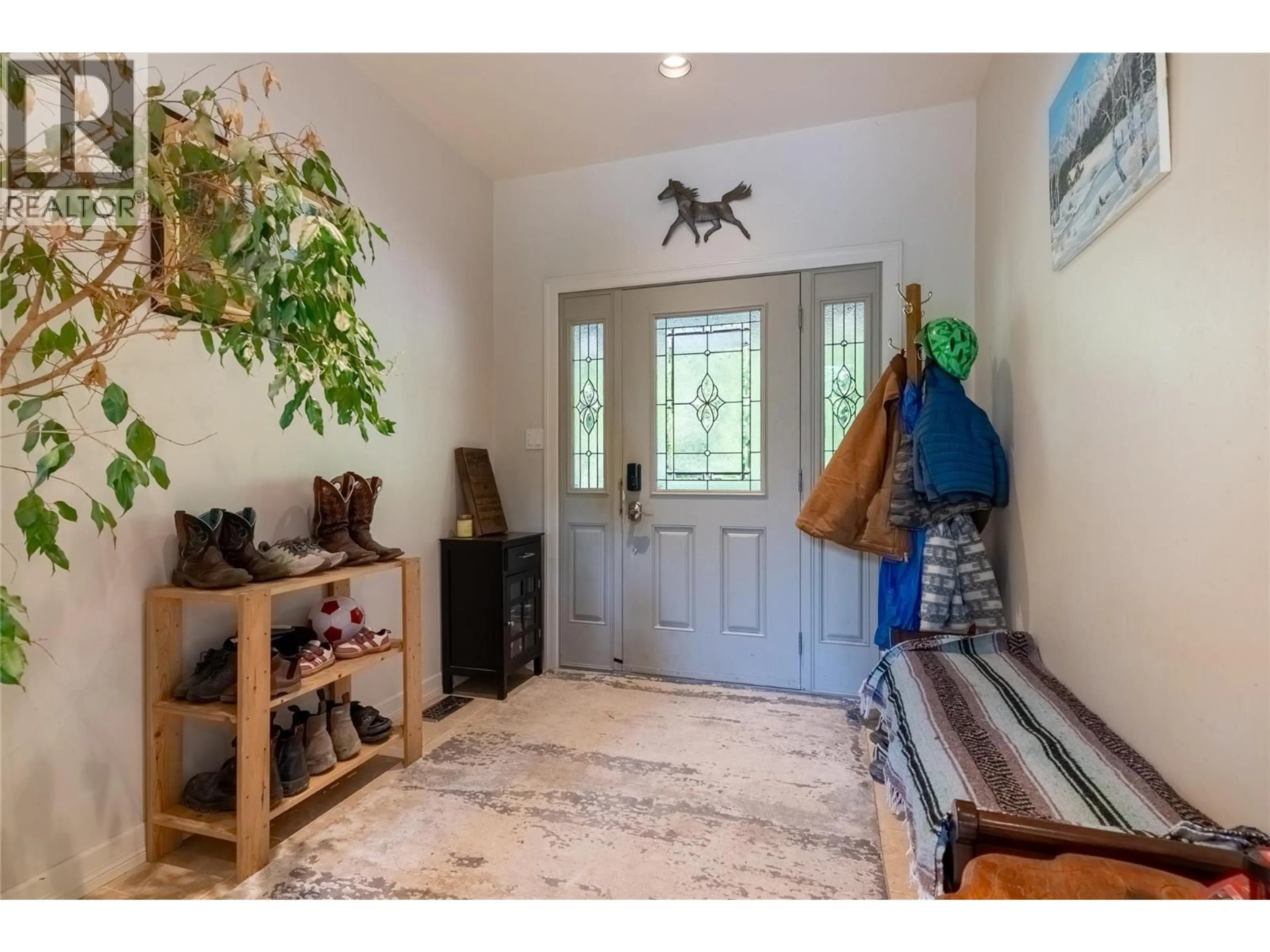Indoor entryway for 63 LIBICH ROAD, Salmon Arm British Columbia V1E2Y1
