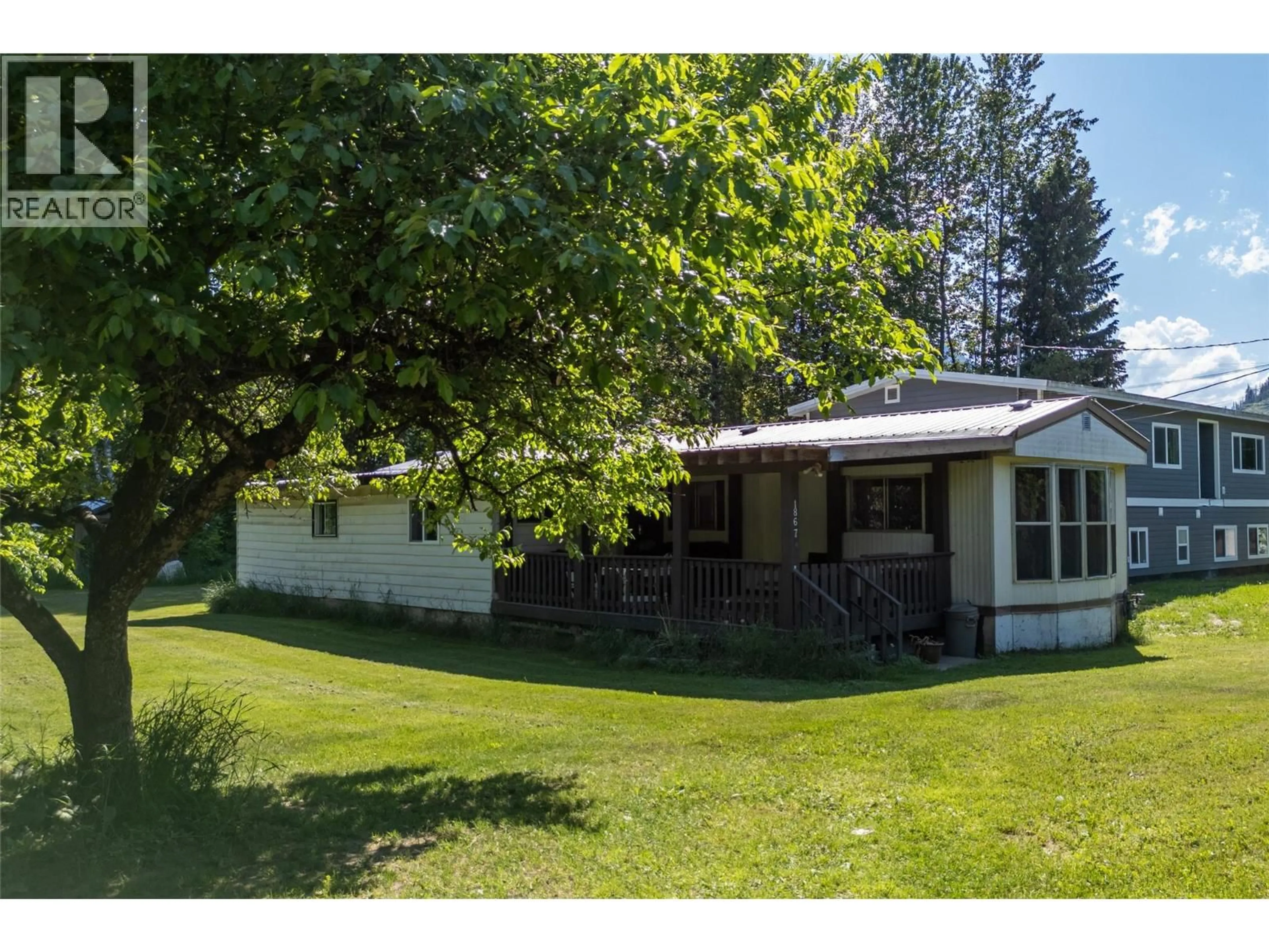 A pic from outside/outdoor area/front of a property/back of a property/a pic from drone, unknown for 1867 NIXON ROAD, Revelstoke British Columbia V0E2S0