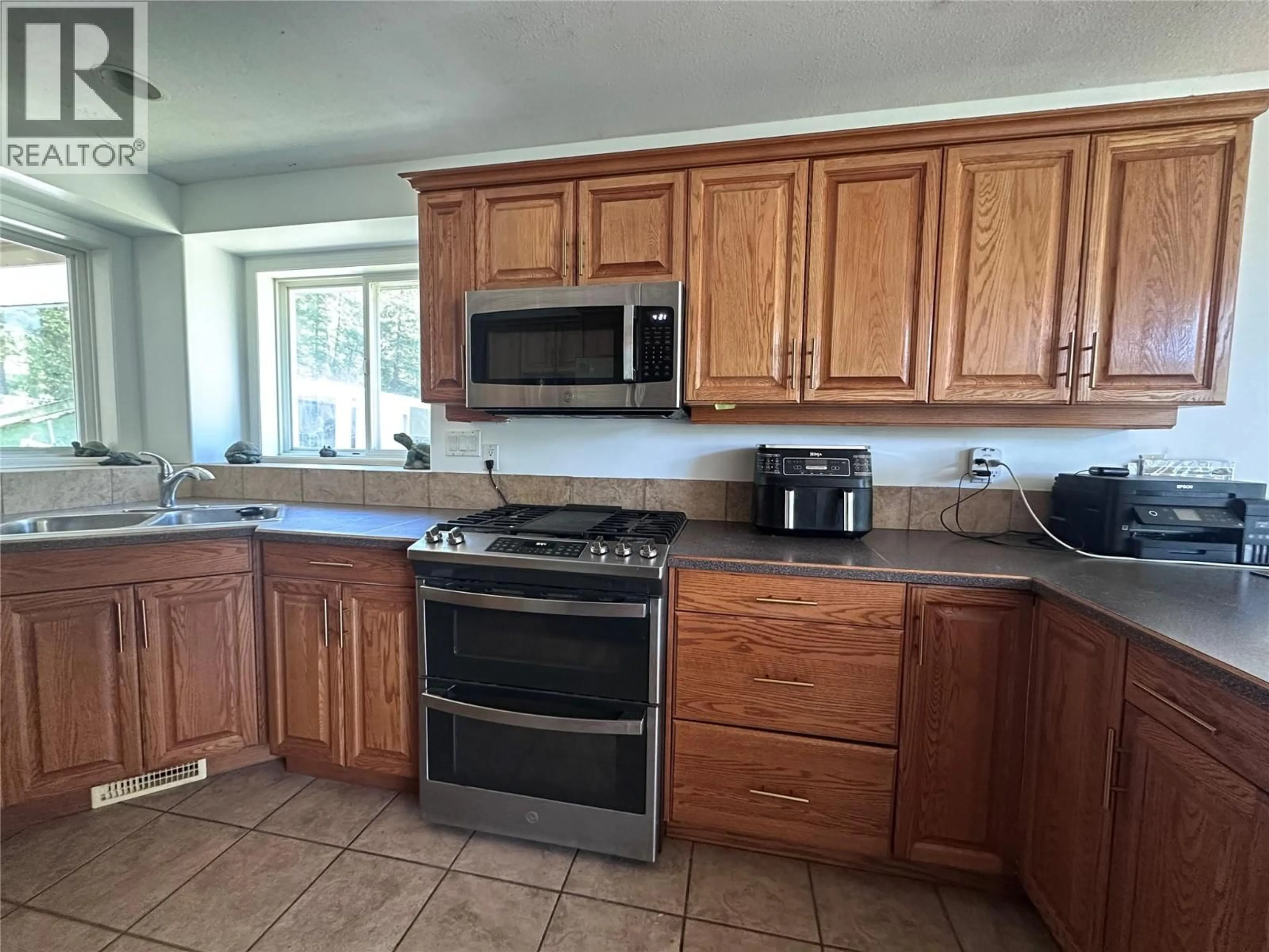 Standard kitchen, ceramic/tile floor for 3966 HWY 3 HIGHWAY, Rock Creek British Columbia V0H1Y0
