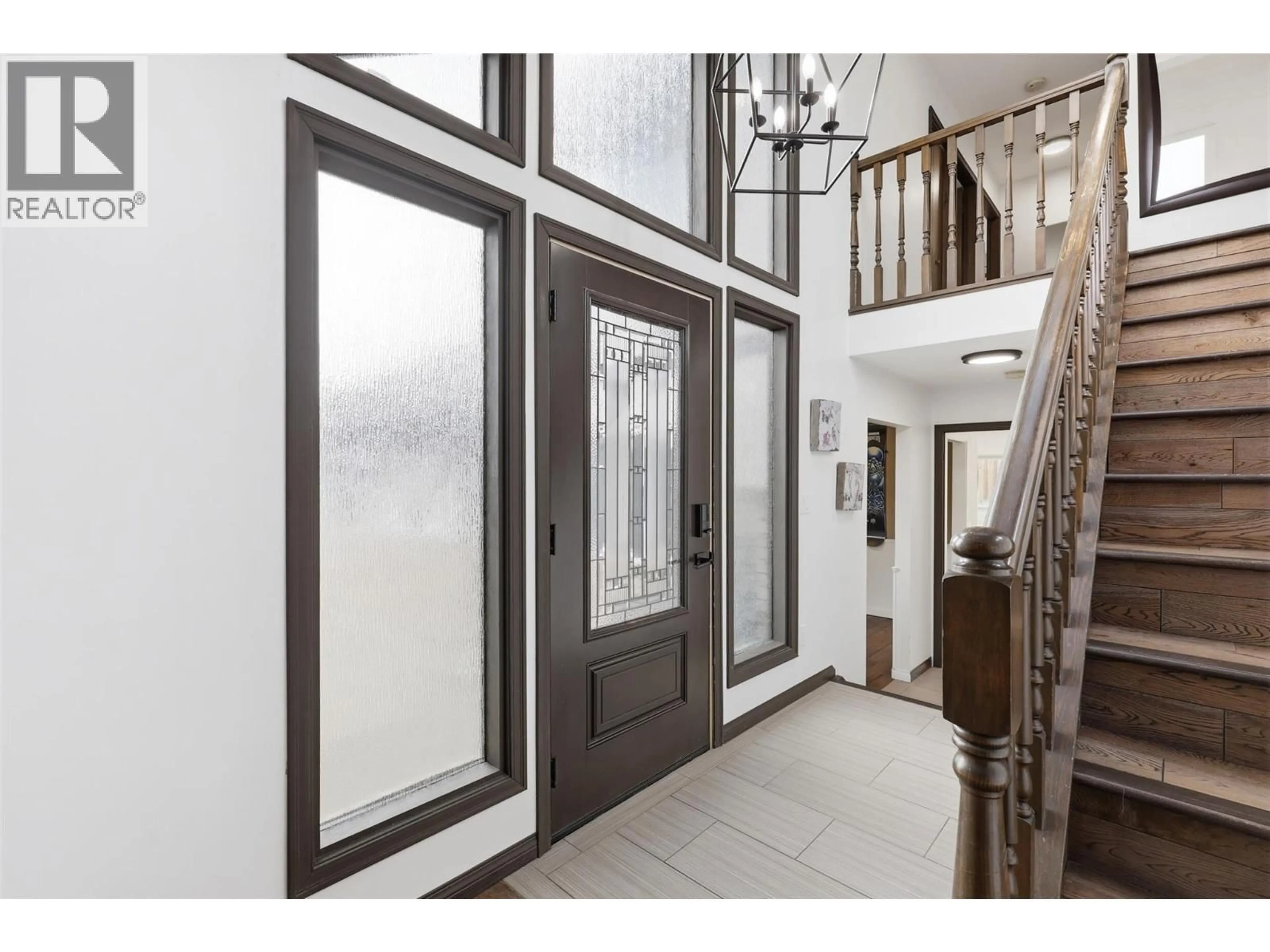 Indoor foyer for 2298 BALFOUR COURT, Kamloops British Columbia V1S1H5