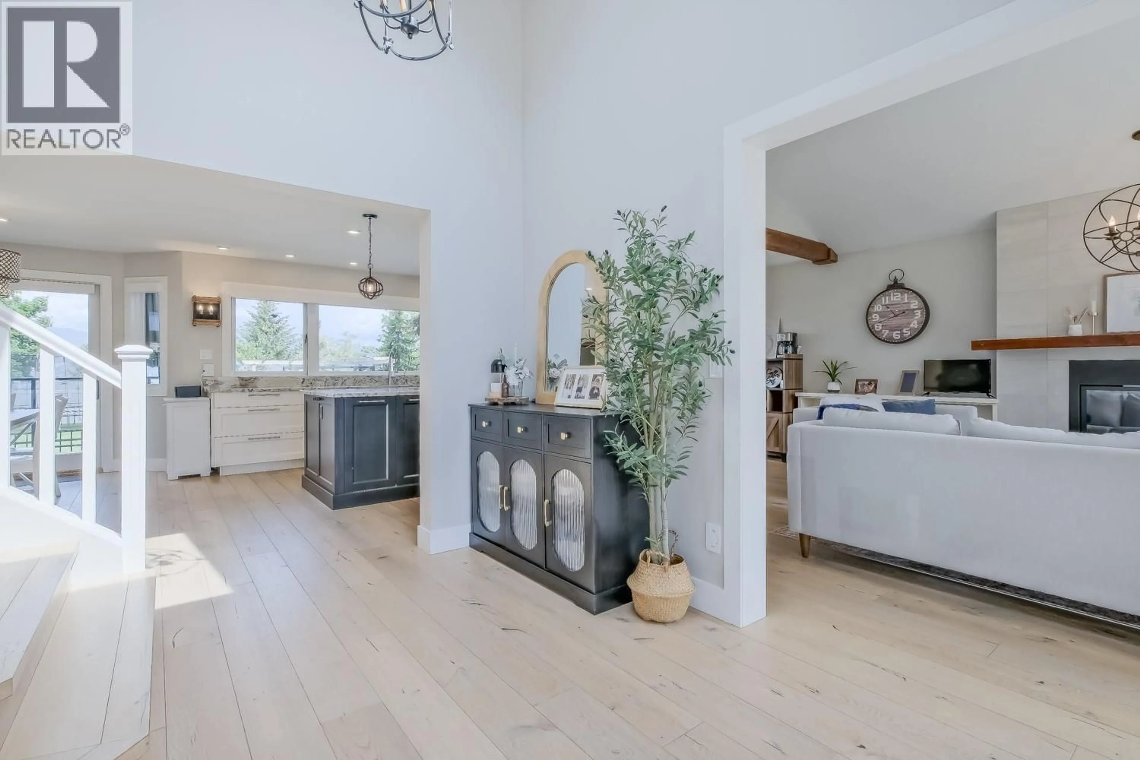 Open concept kitchen, unknown for 458 CURLEW DRIVE, Kelowna British Columbia V1W4L1