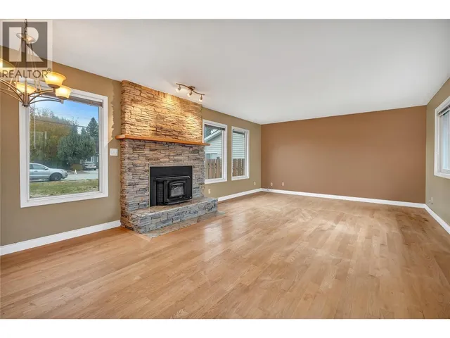126 LEE AVENUE, Penticton 3