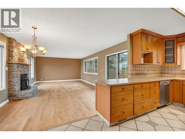 126 LEE AVENUE, Penticton 4